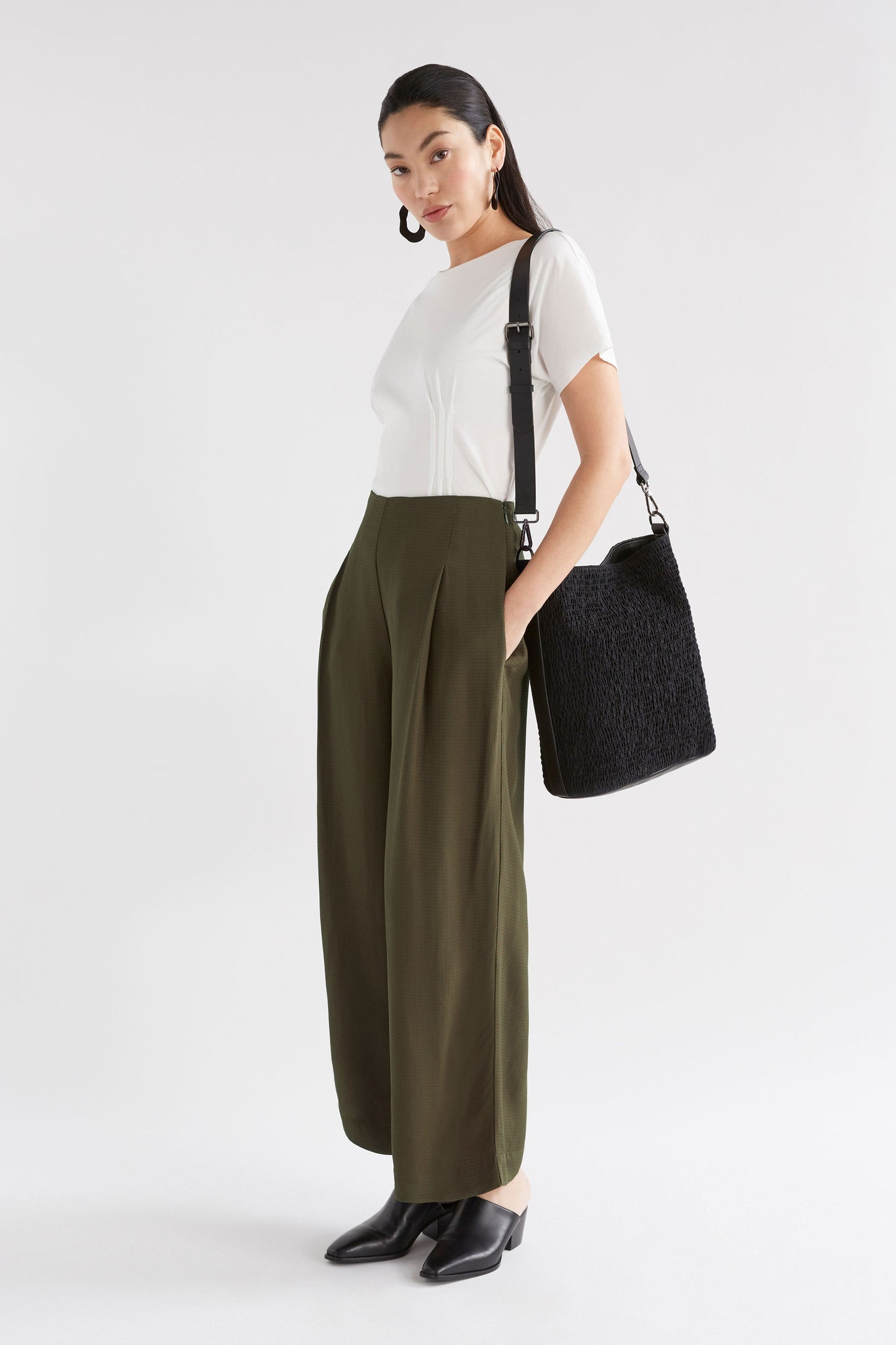 Parq High Waisted Front Pleat Wide Leg Pant Model side | SEAWEED