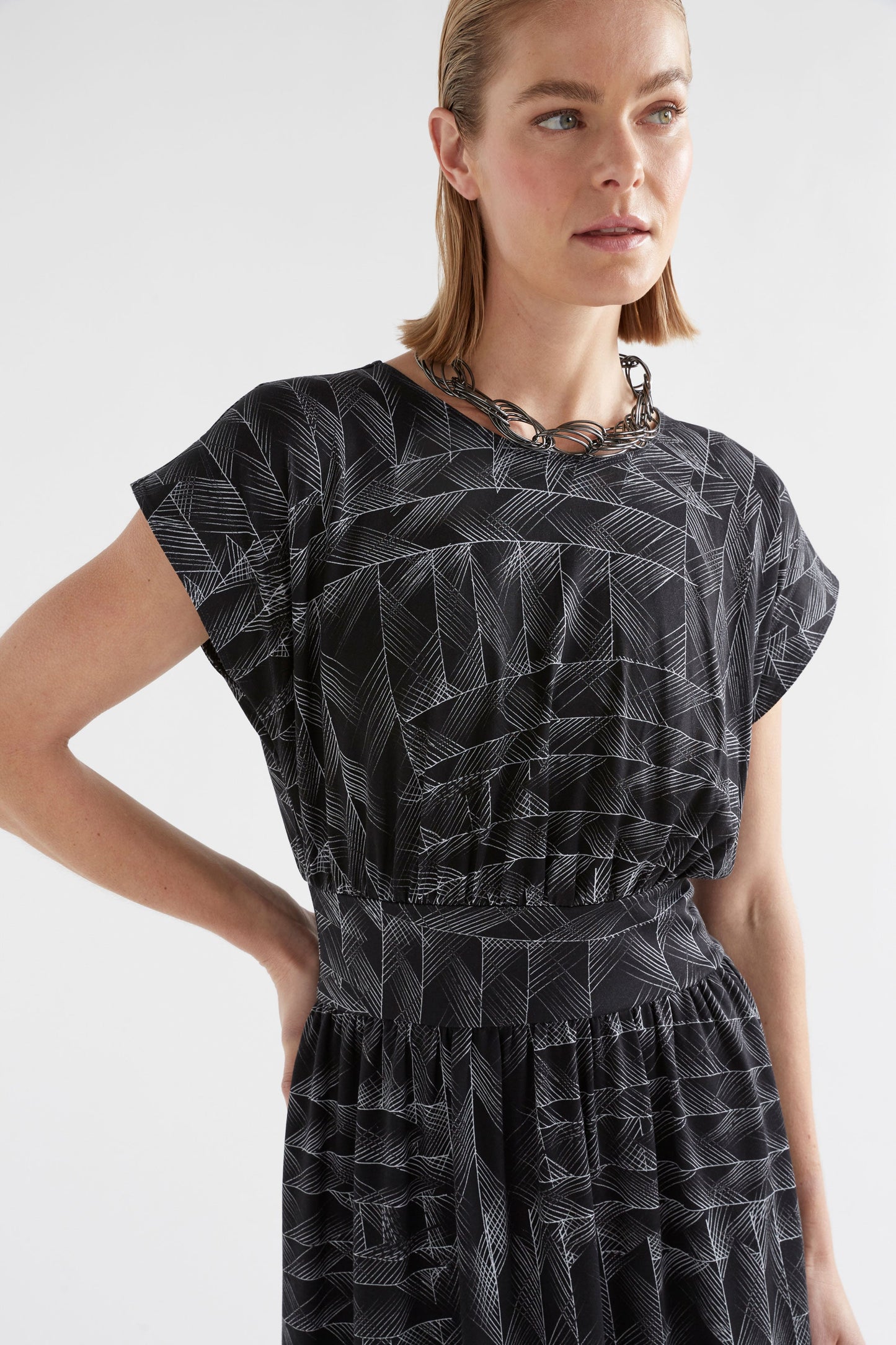 Jager Cap Sleeve Waisted Cotton Jersey Print Dress Model Front Detail | BLACK LINE PRINT