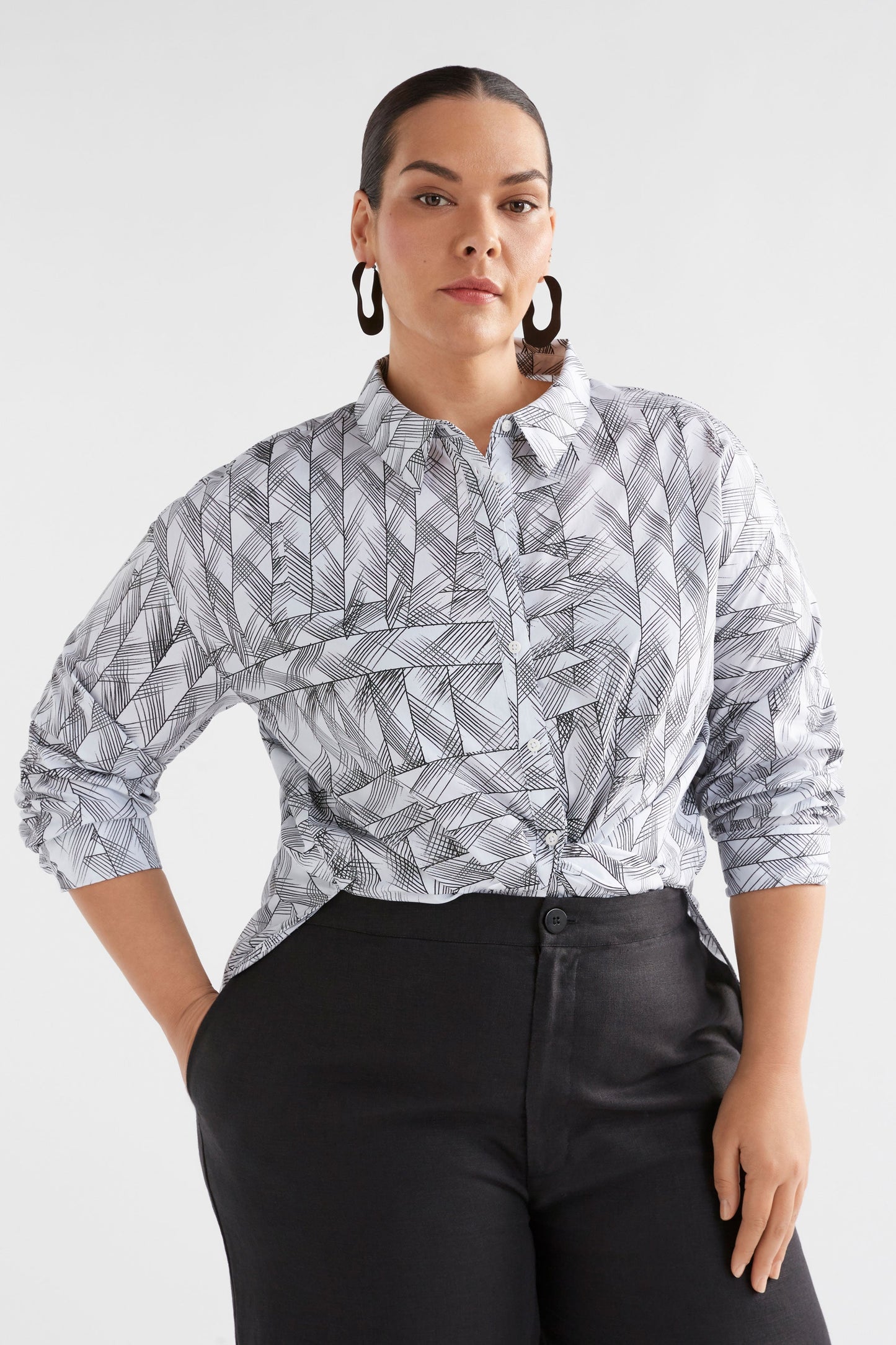 Jager Australian Cotton Print Shirt Model Front Curve | WHITE LINE PRINT