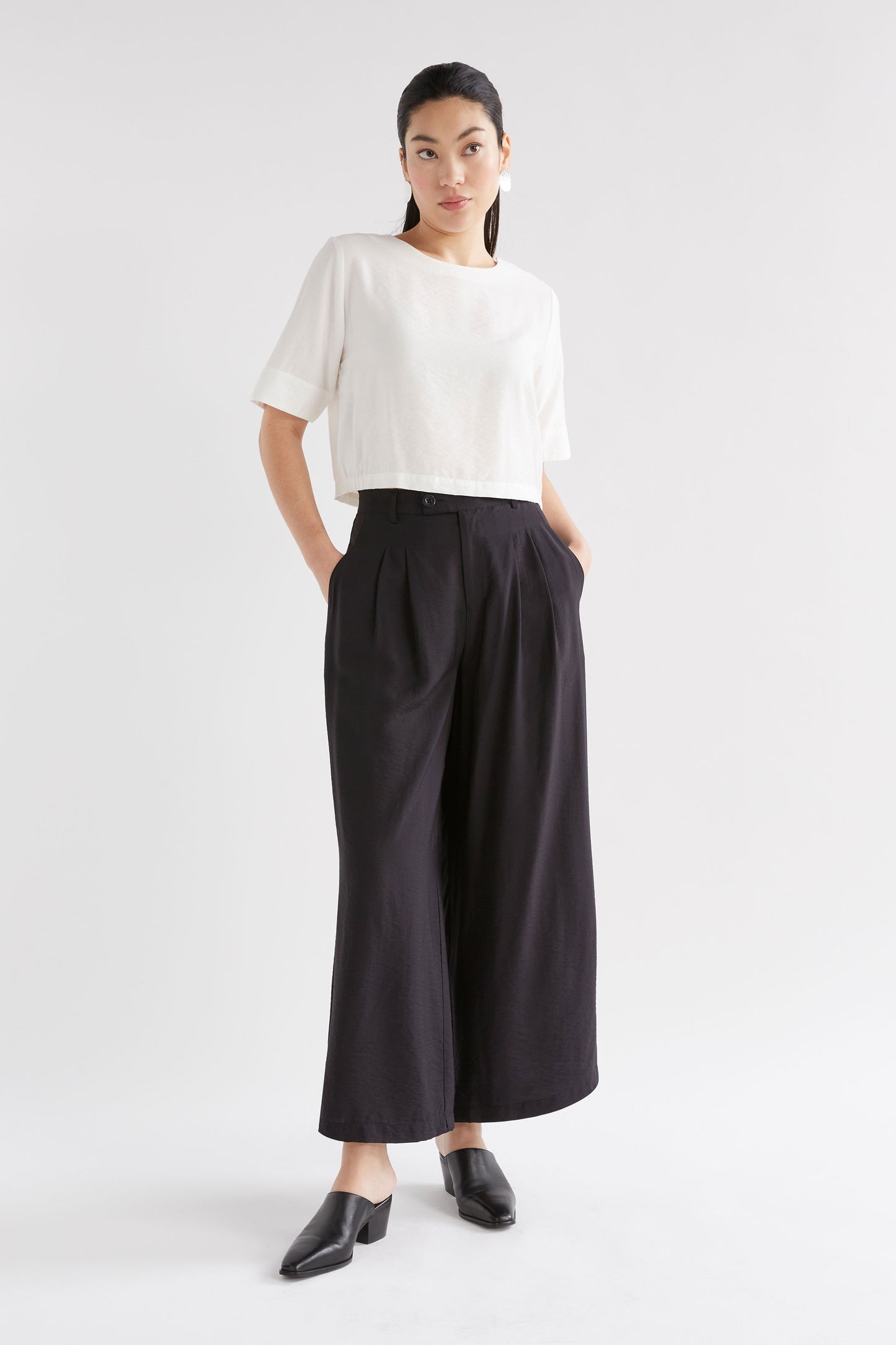 Pressa Front Pleat Wide Leg Pant Model Front 2 | BLACK