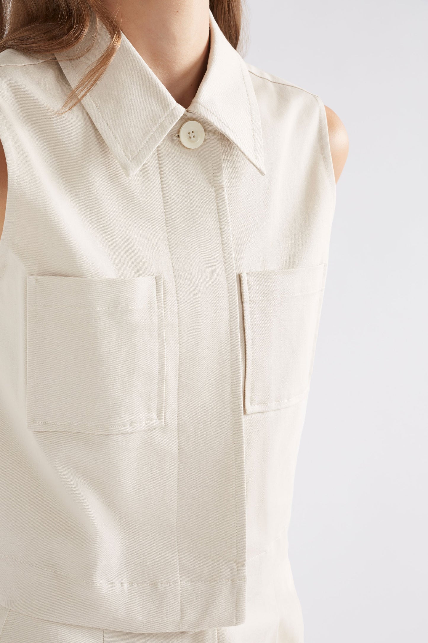 Noorden Twill Collared Button Up Sleeveless Vest Model Front Detail | MOONSTONE