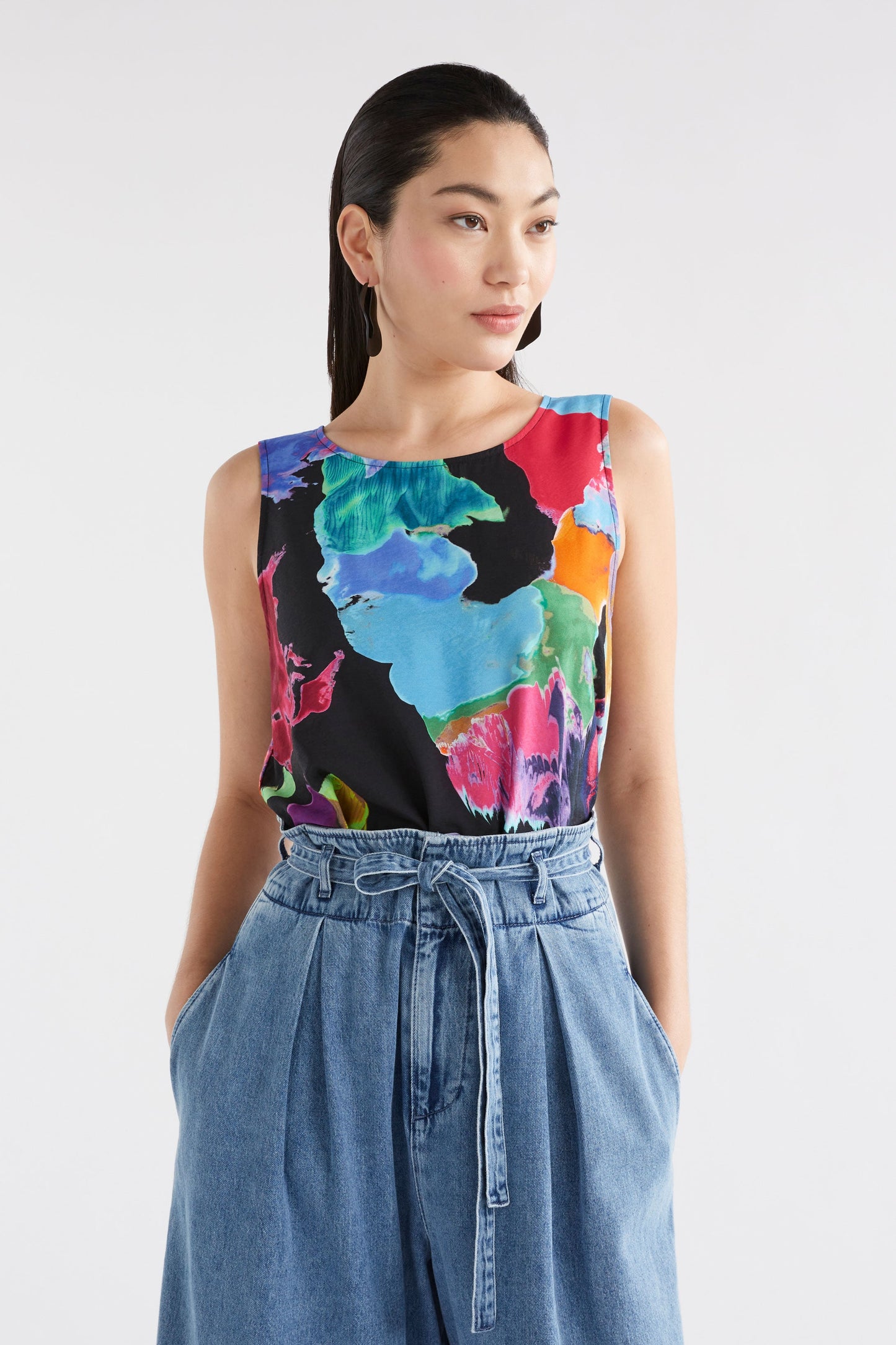 Tili Sleeveless Print Shift Top Model Front | REM PRINT