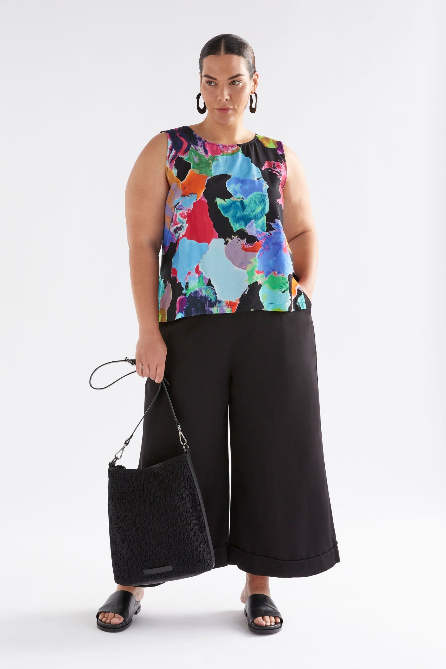 Tili Sleeveless Print Shift Top Model Front Full Body Curve | REM PRINT