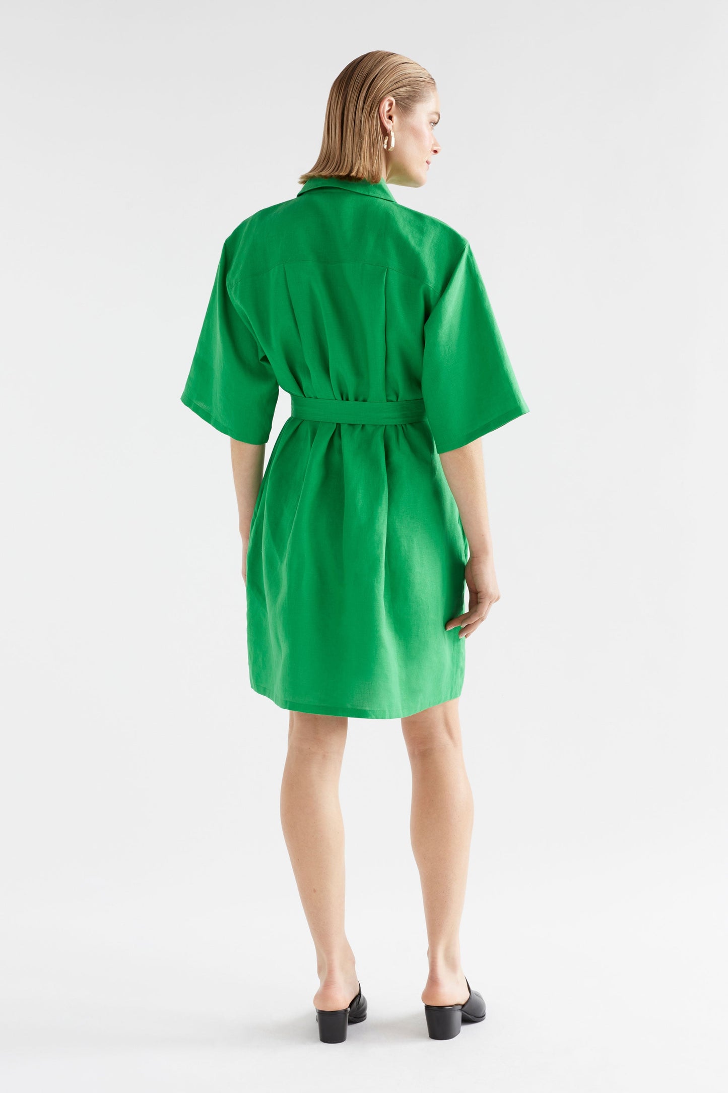 Nayte Relaxed Wide Sleeve Short Linen Shirt Dress Model Back | VINE GREEN