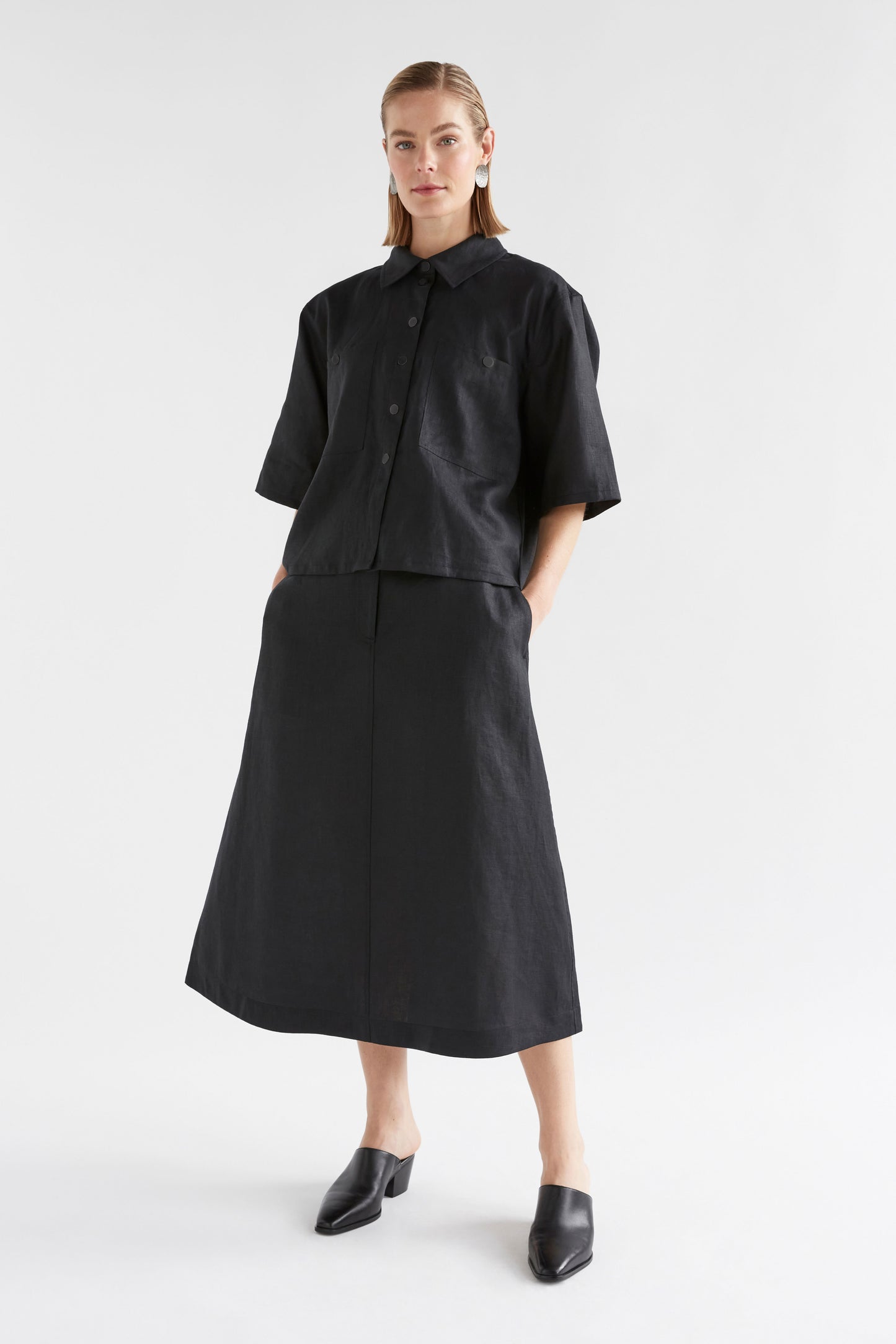 Nayte Boxy Relaxed Wide Short Sleeve Linen Shirt Model Front | BLACK