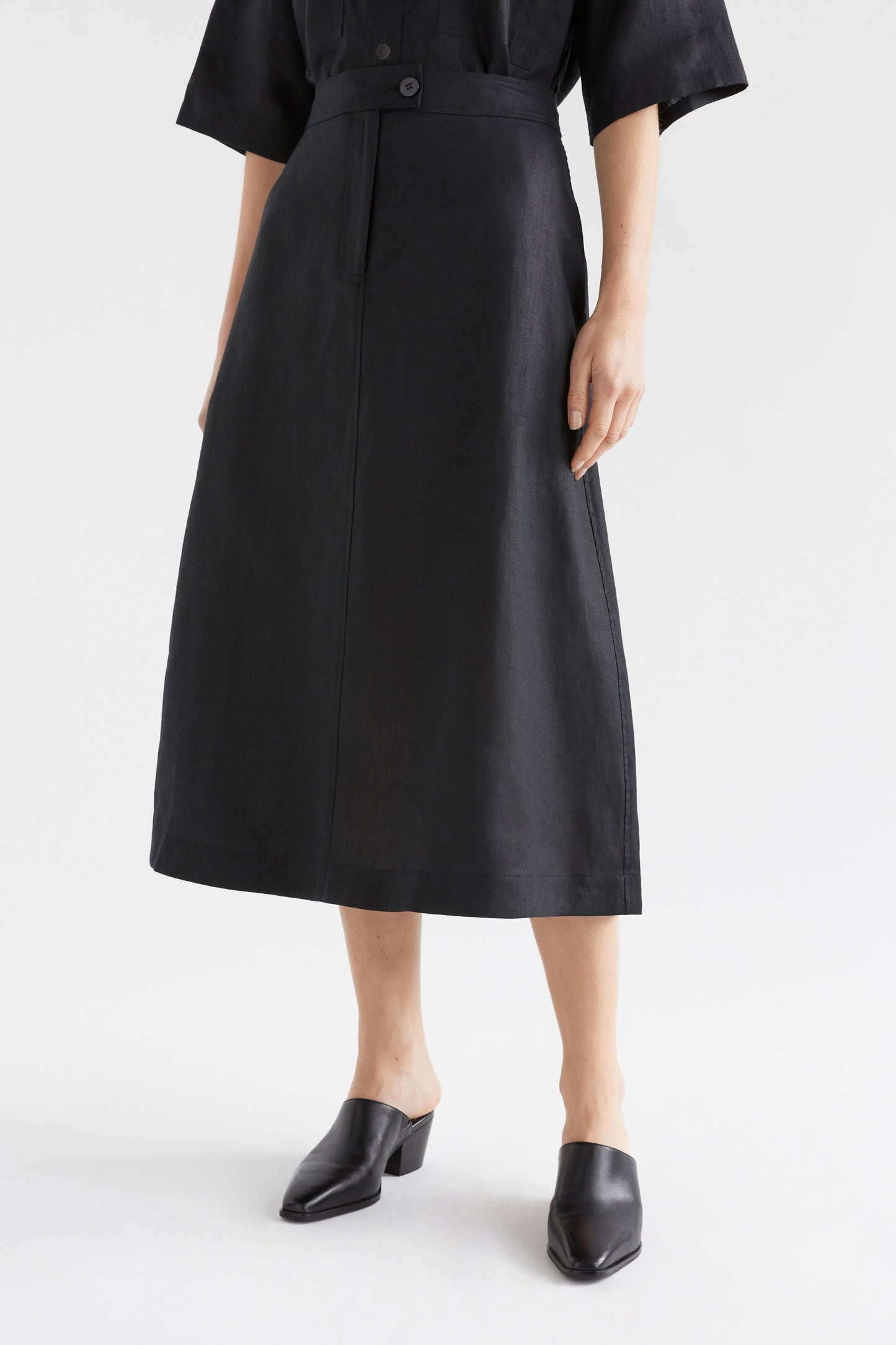 Nayte Midi A-line Linen Skirt Model Front Crop | BLACK