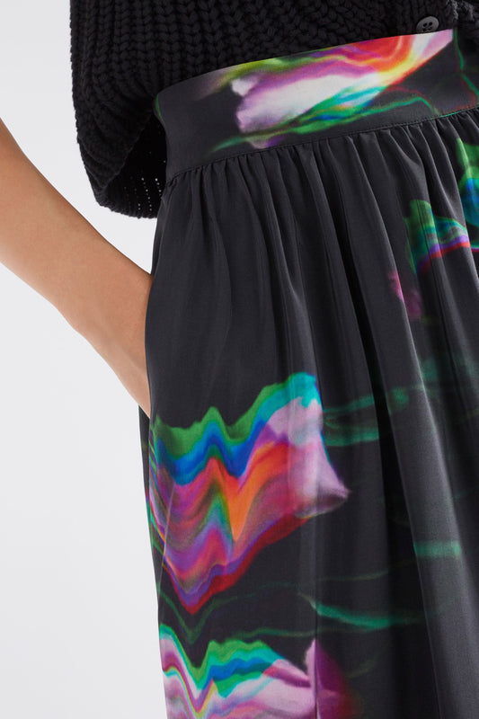 Finna Gathered Silky Print Midi Skirt Model Front Detail | CALLA PRINT