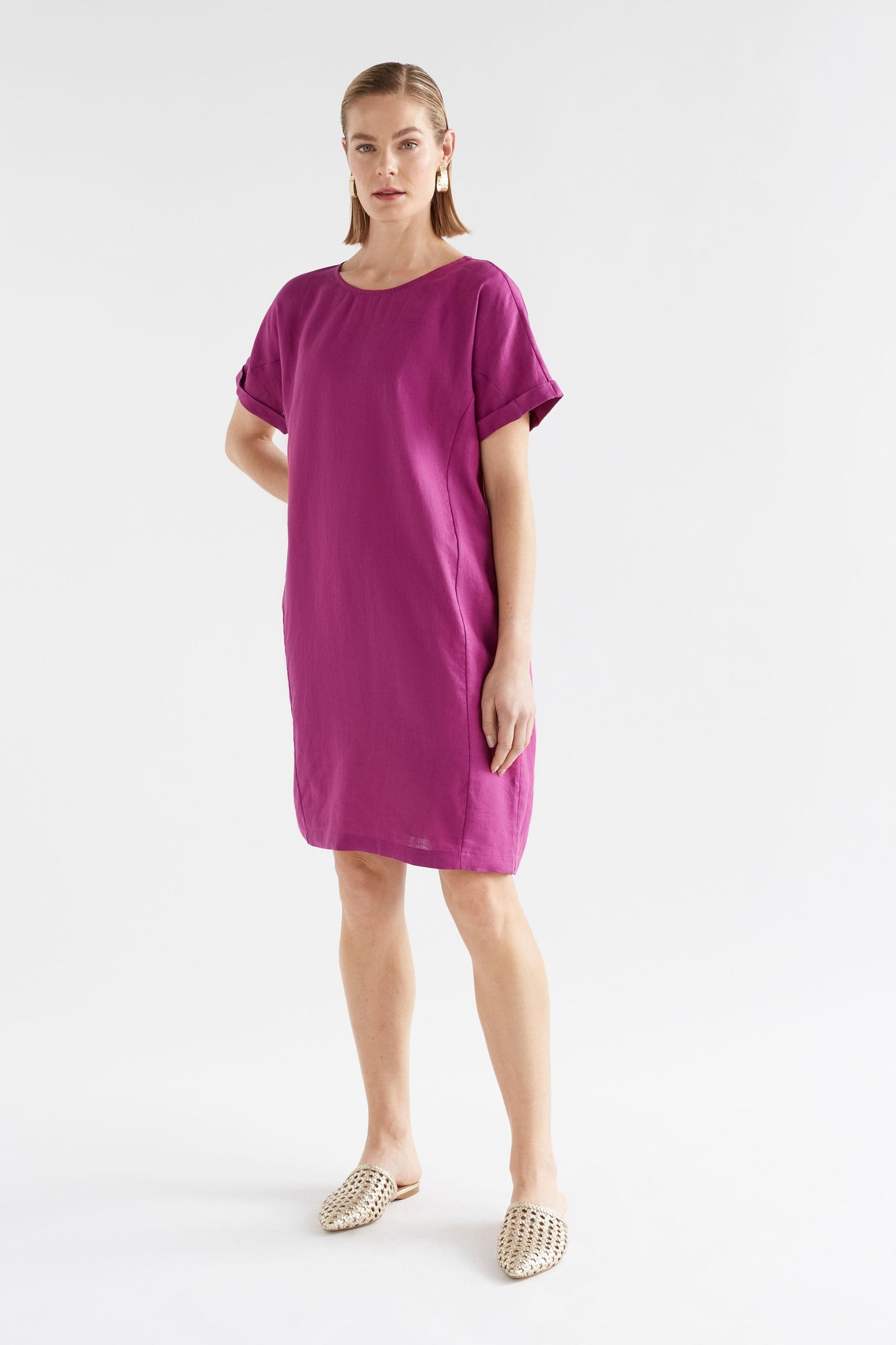 Olsson Linen Shift Tee Dress Model Front | MULBERRY