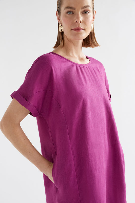 Olsson Linen Shift Tee Dress Model Front detail | MULBERRY