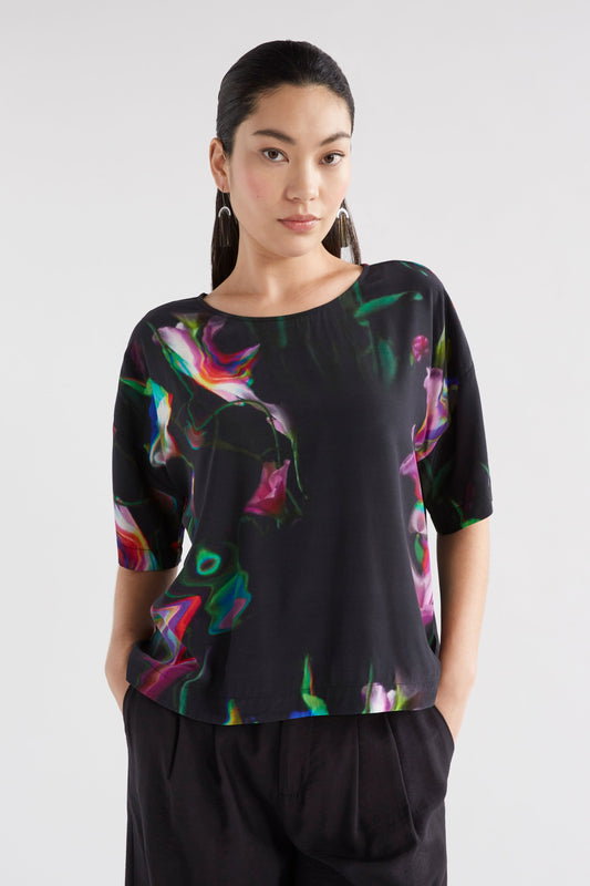 Dela Boxy Print Silky Top Model Front | CALLA PRINT