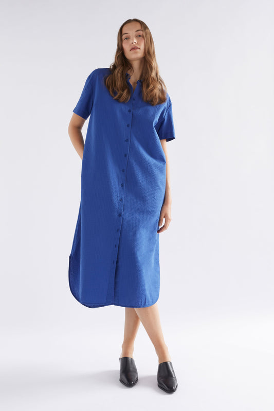 Vaihe Organic Cotton Seersucker Midi Short Sleeve Shirt Dress Model Front | COBALT