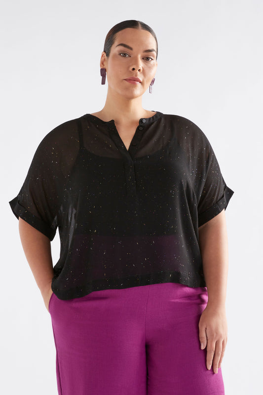 Gille Glitter Fleck Collarless Short Sleeve Shirt Model Front Curve | BLACK MULTI GLITTER