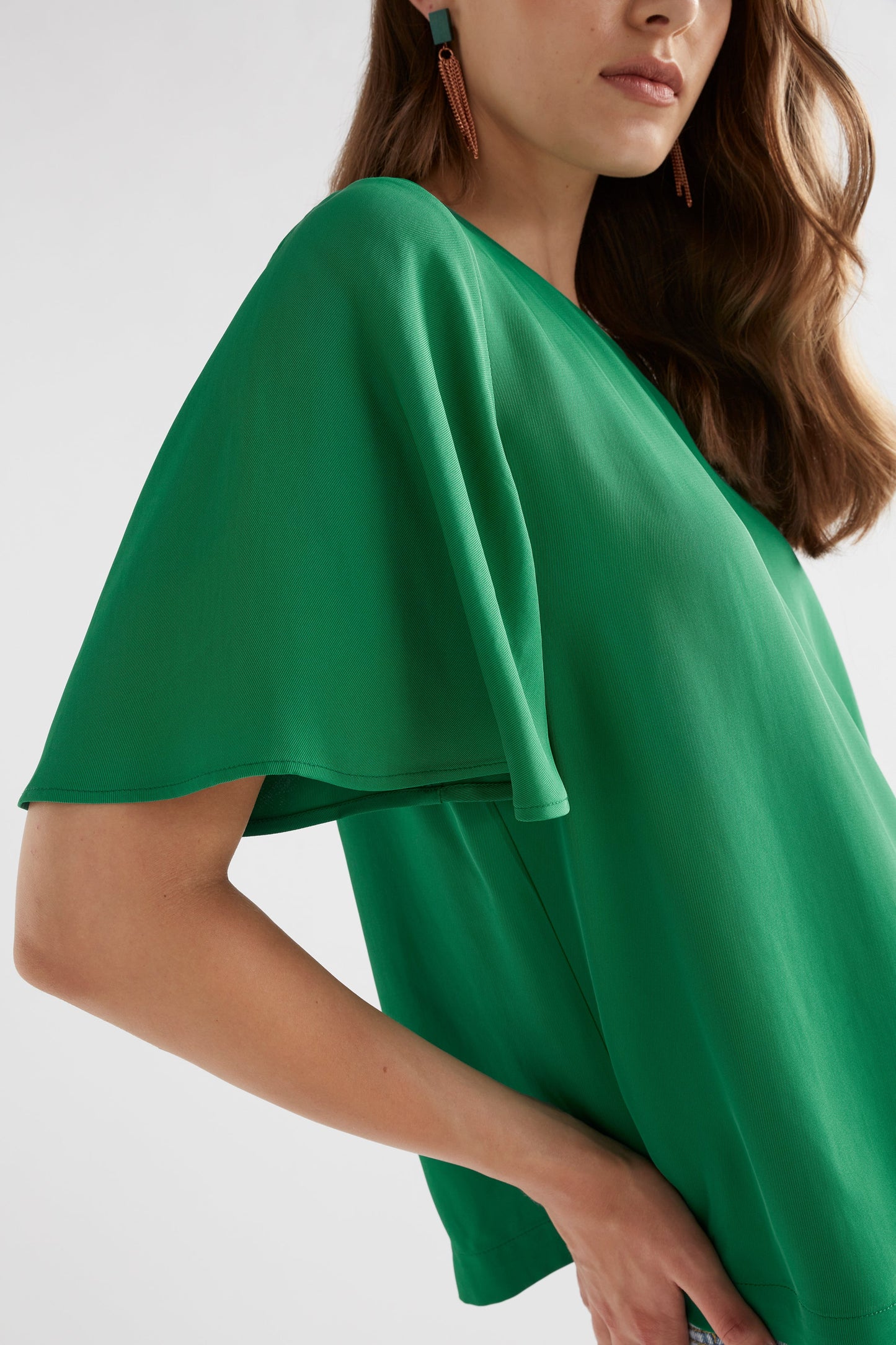 Deili Flutter Sleeve A-line Bold Print Top Model Side Detail | JEWEL GREEN
