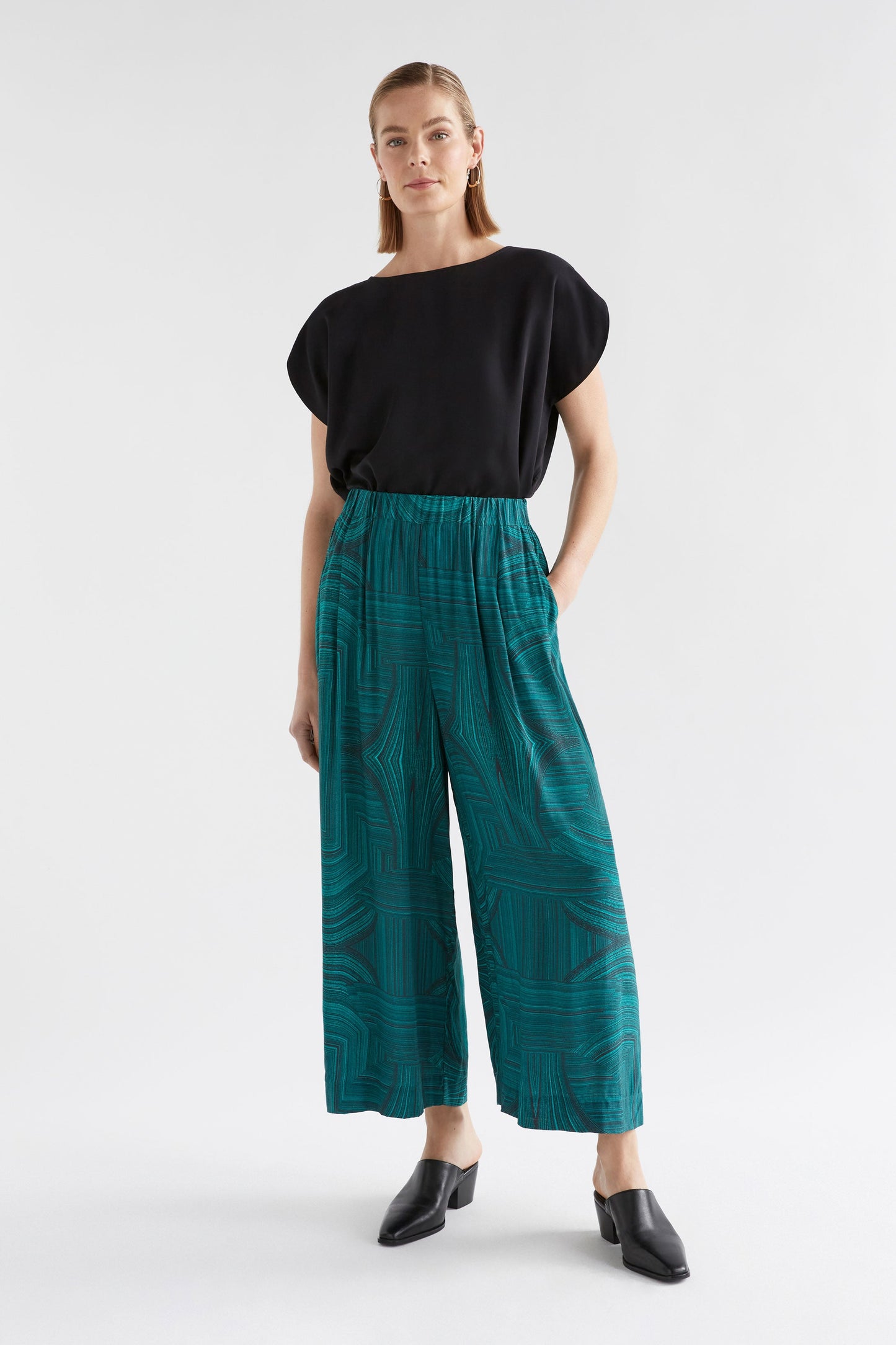 Krava Silky Print Elastic Waist Pant Model Front | MALACHITE PRINT