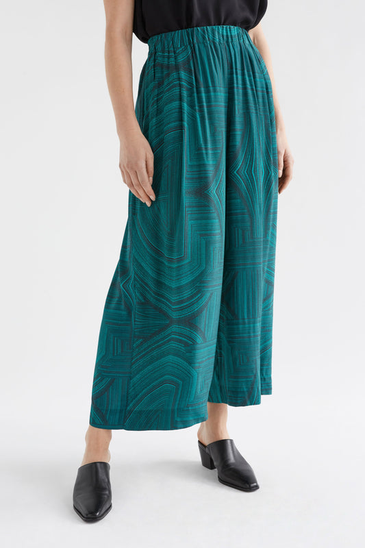 Krava Silky Print Elastic Waist Pant Model Front Crop | MALACHITE PRINT