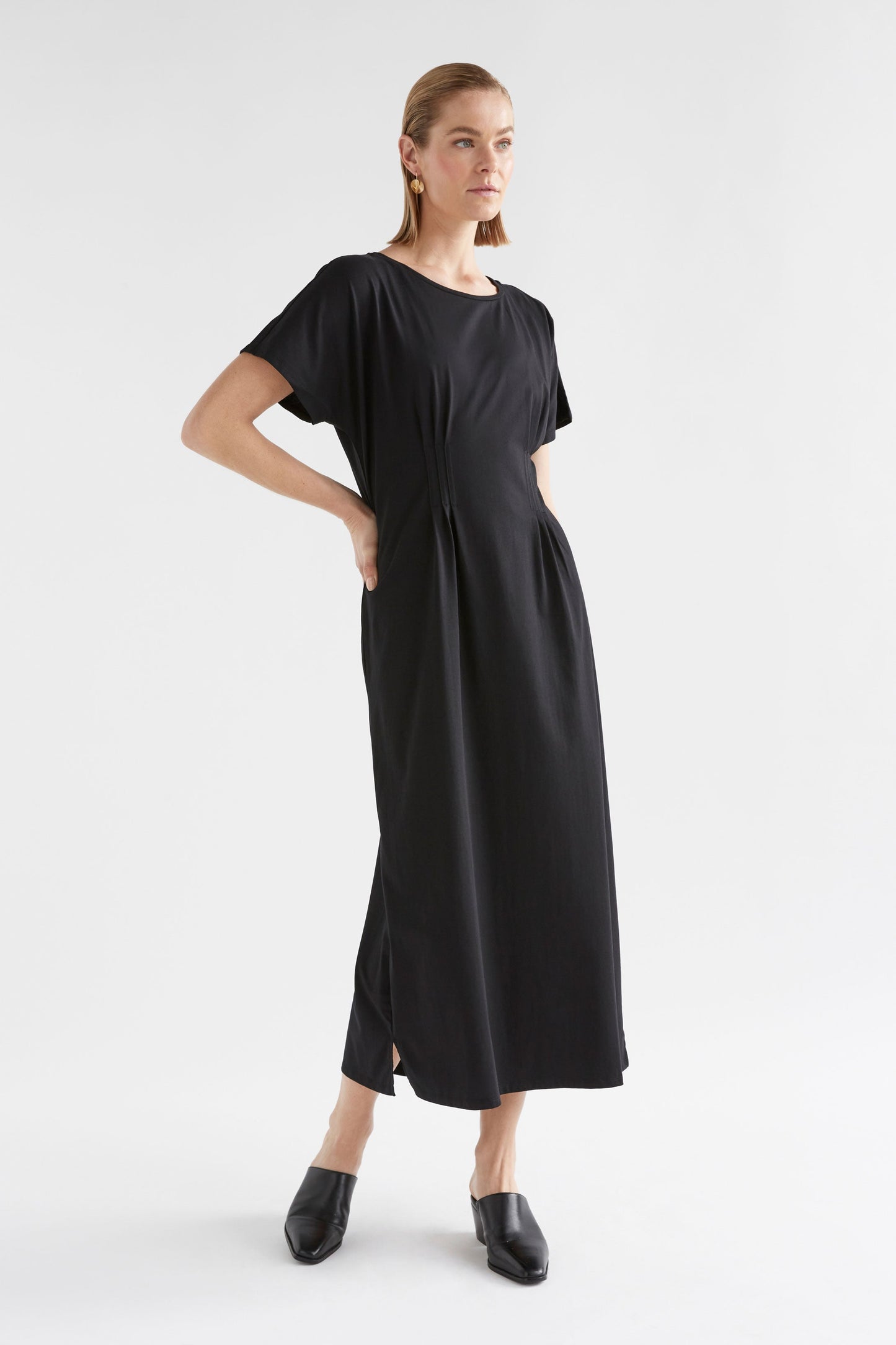 Enda Organic Cotton Pin Tuck Jersey T-shirt Dress Model Side | BLACK