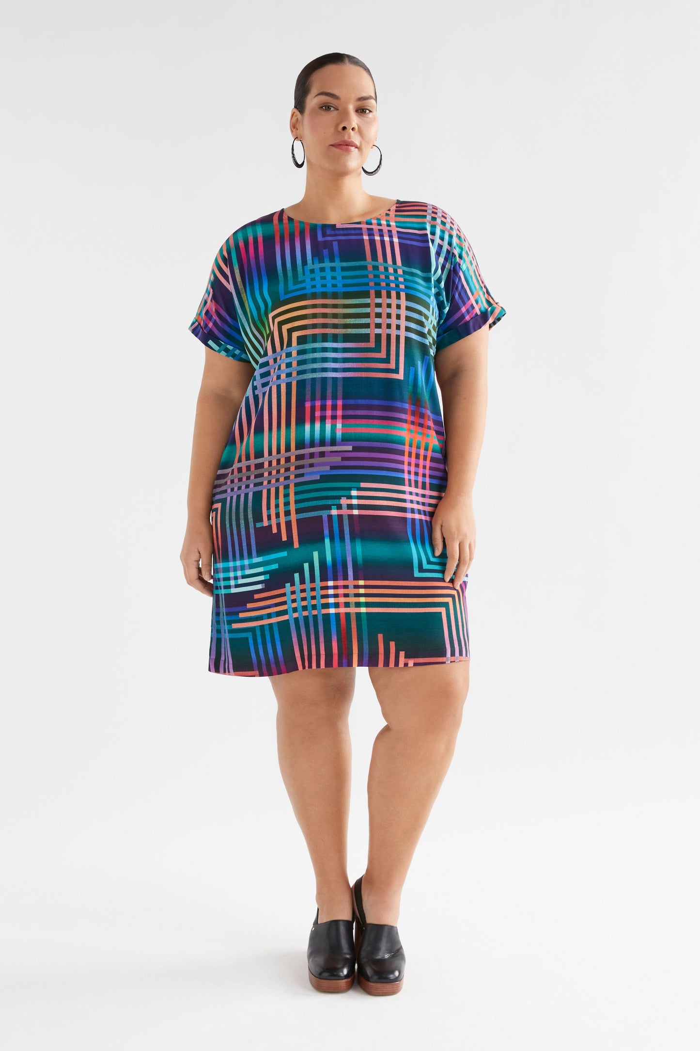 Eryn Silky Print Tee Shift Dress Model Front curve | NAVY LIGHETEN PRINT