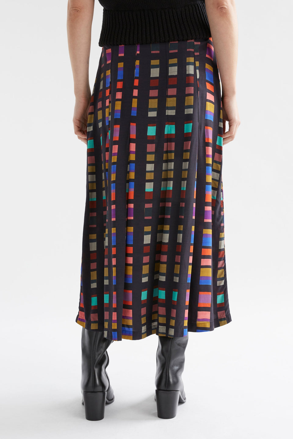 Kira Flat Front Waist Band Print Skirt with Split Model Back | TESSELA PRINT