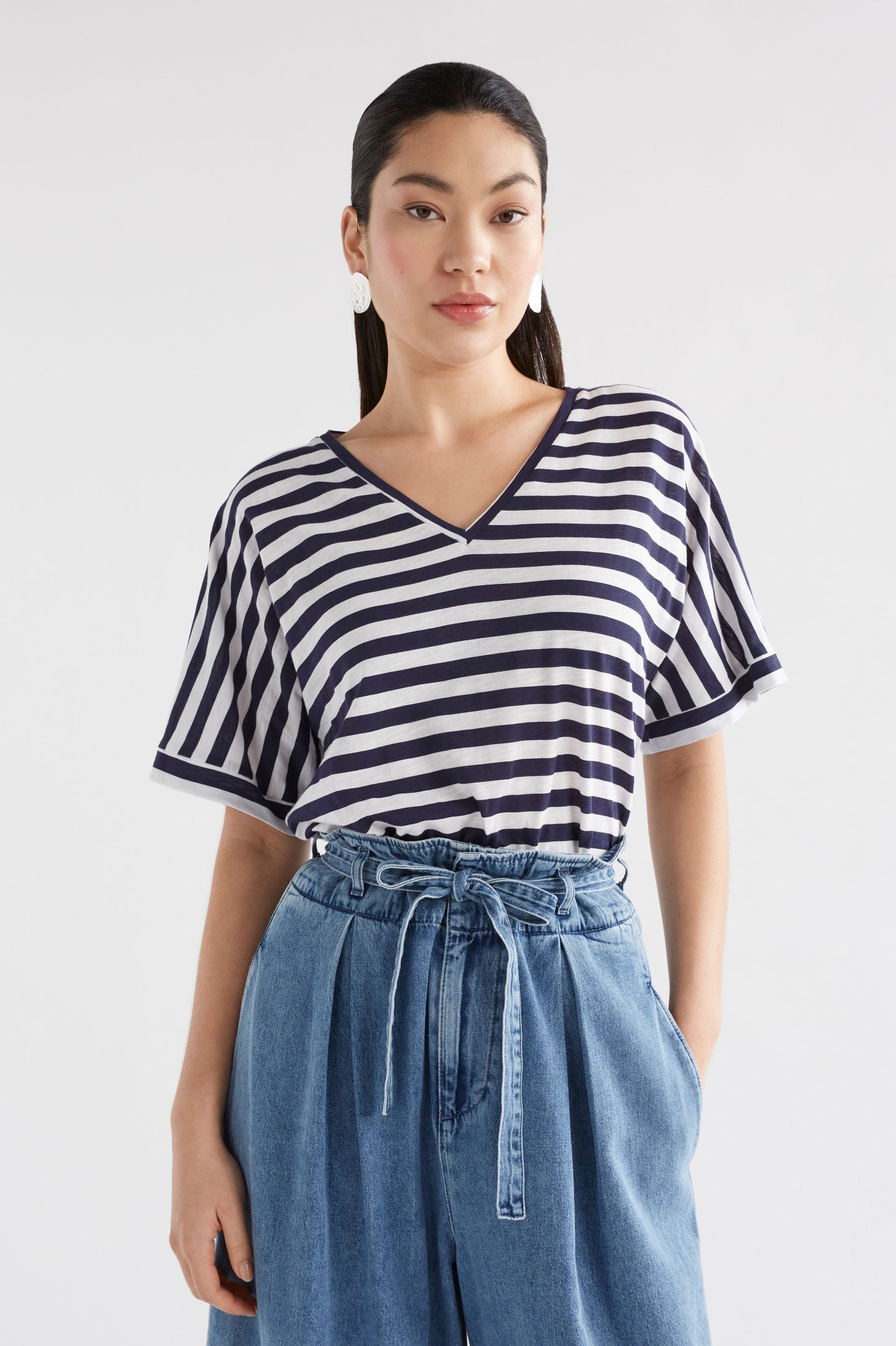 Seter Organic Cotton V-Neck Striped Jersey Tee Model Front | WHITE NAVY