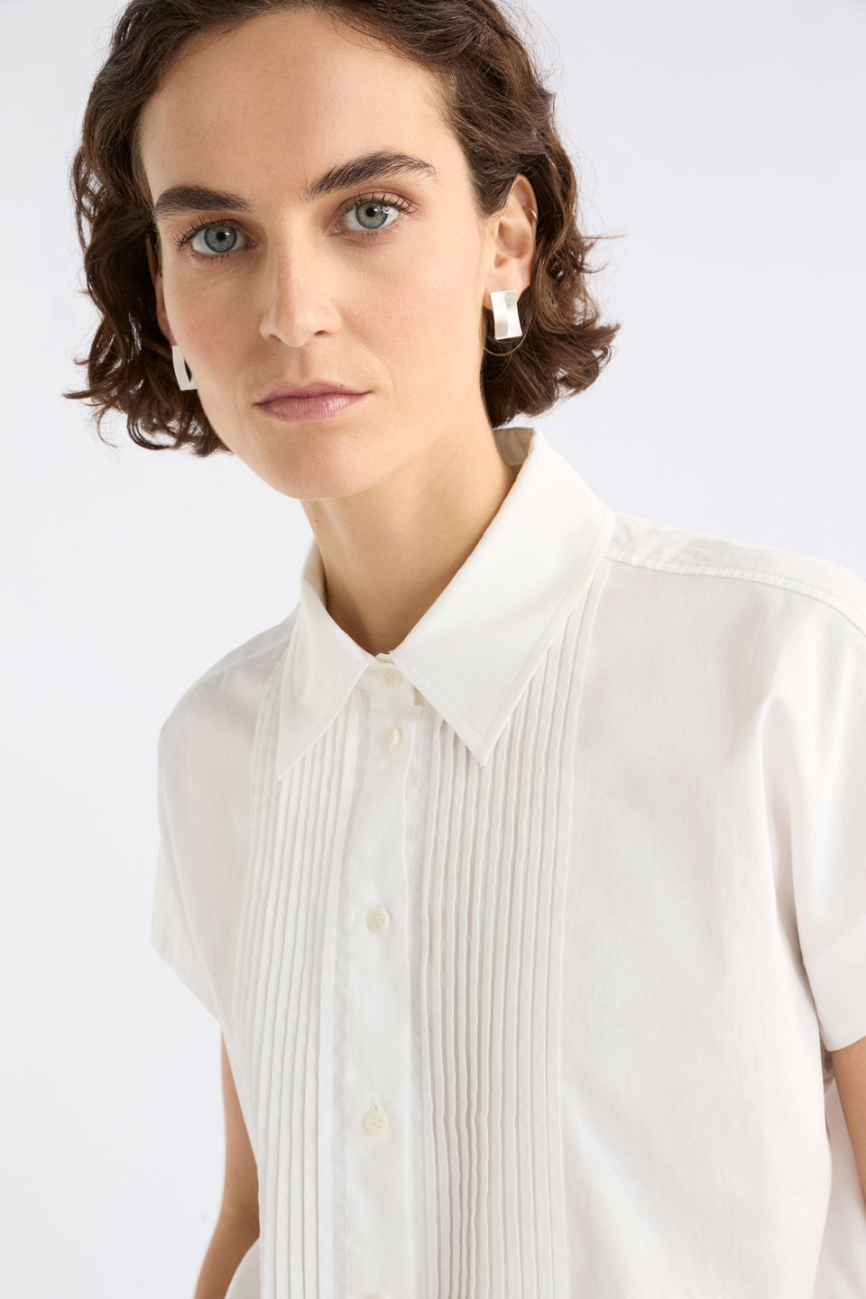 Apres Short Cap Sleeve Organic Cotton Short with Pleat Detail Model Front detail | WHITE