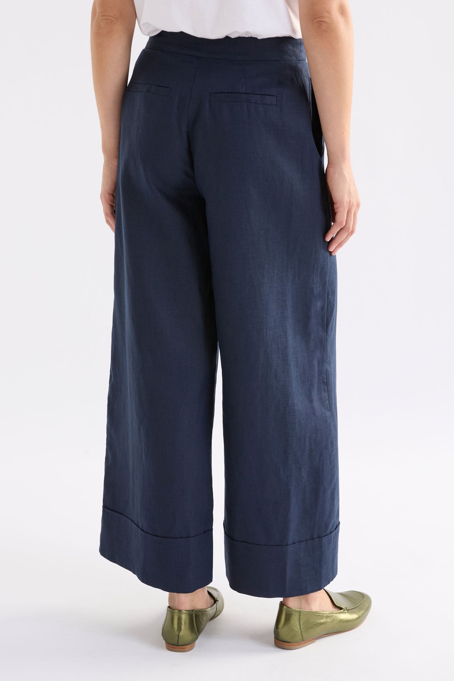 Anneli Light Wide Leg Linen Pant Model Back | MOONLIGHT