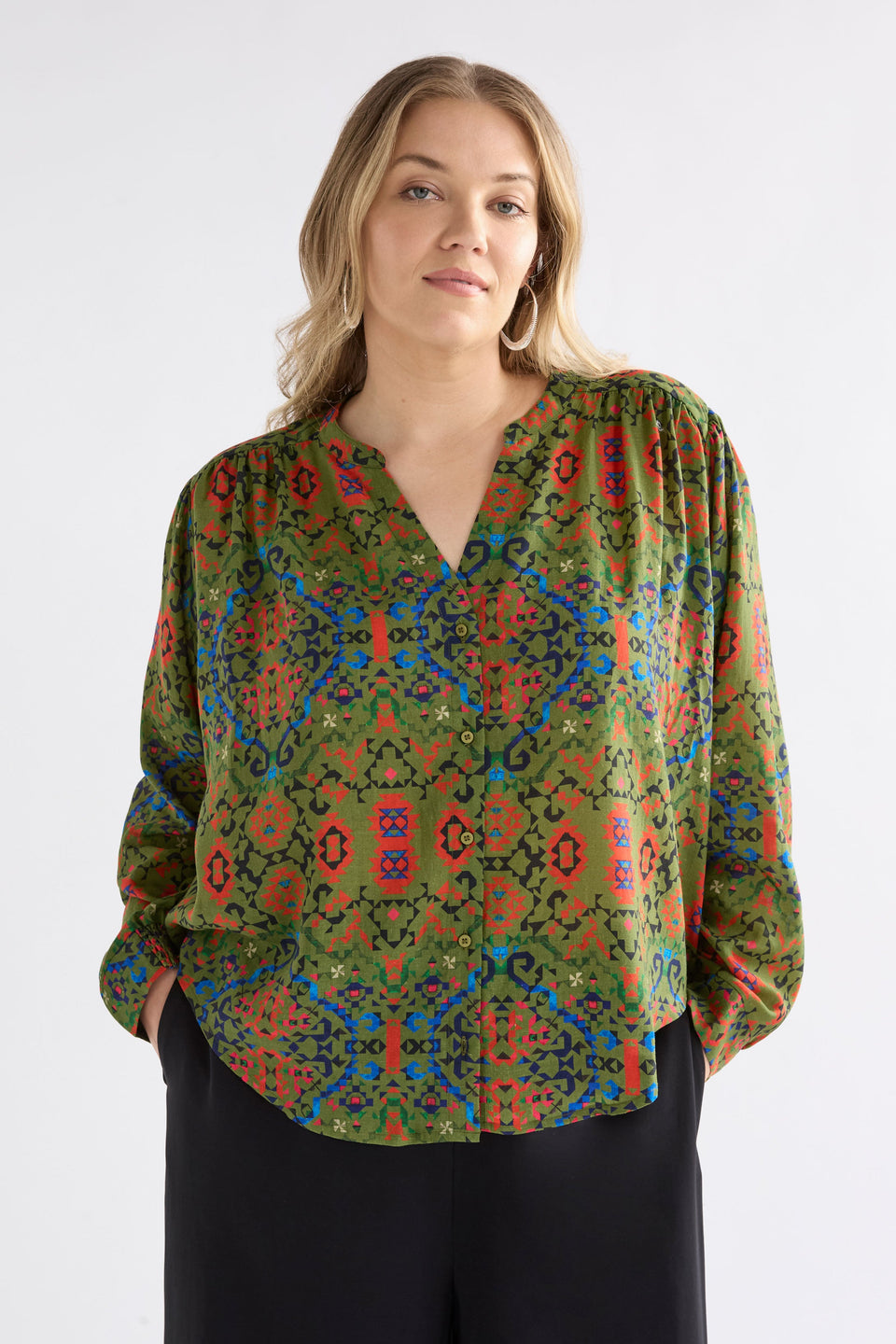 Norsk Long Sleeve Gathered Shoulder V-Neck Print Shirt Curve Model Front | RENDA PRINT