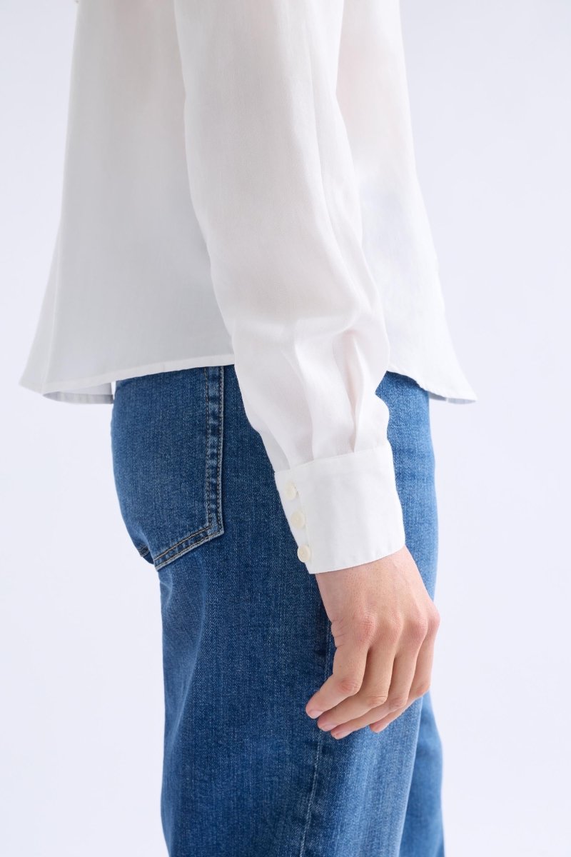 Tettu Shirt on Model  | WHITE