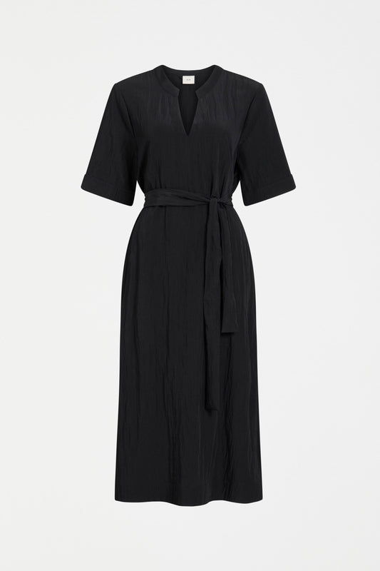 Kysten Crinkle V-Neck Midi Dress Curve Model Front | BLACK
