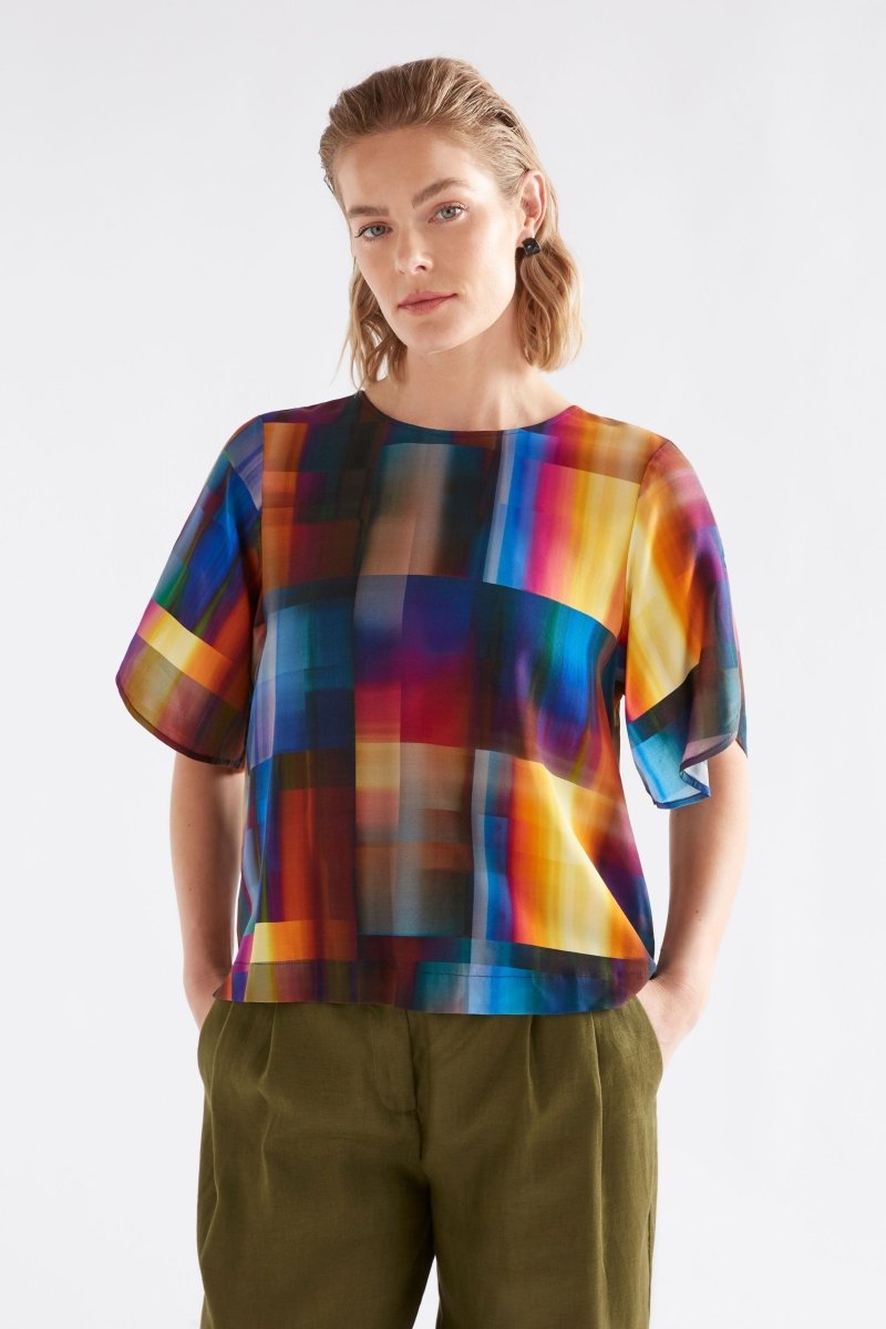 Byde Silk Round Neck Tulip Sleeve Bold Print Top Model Front | EKKO PRINT