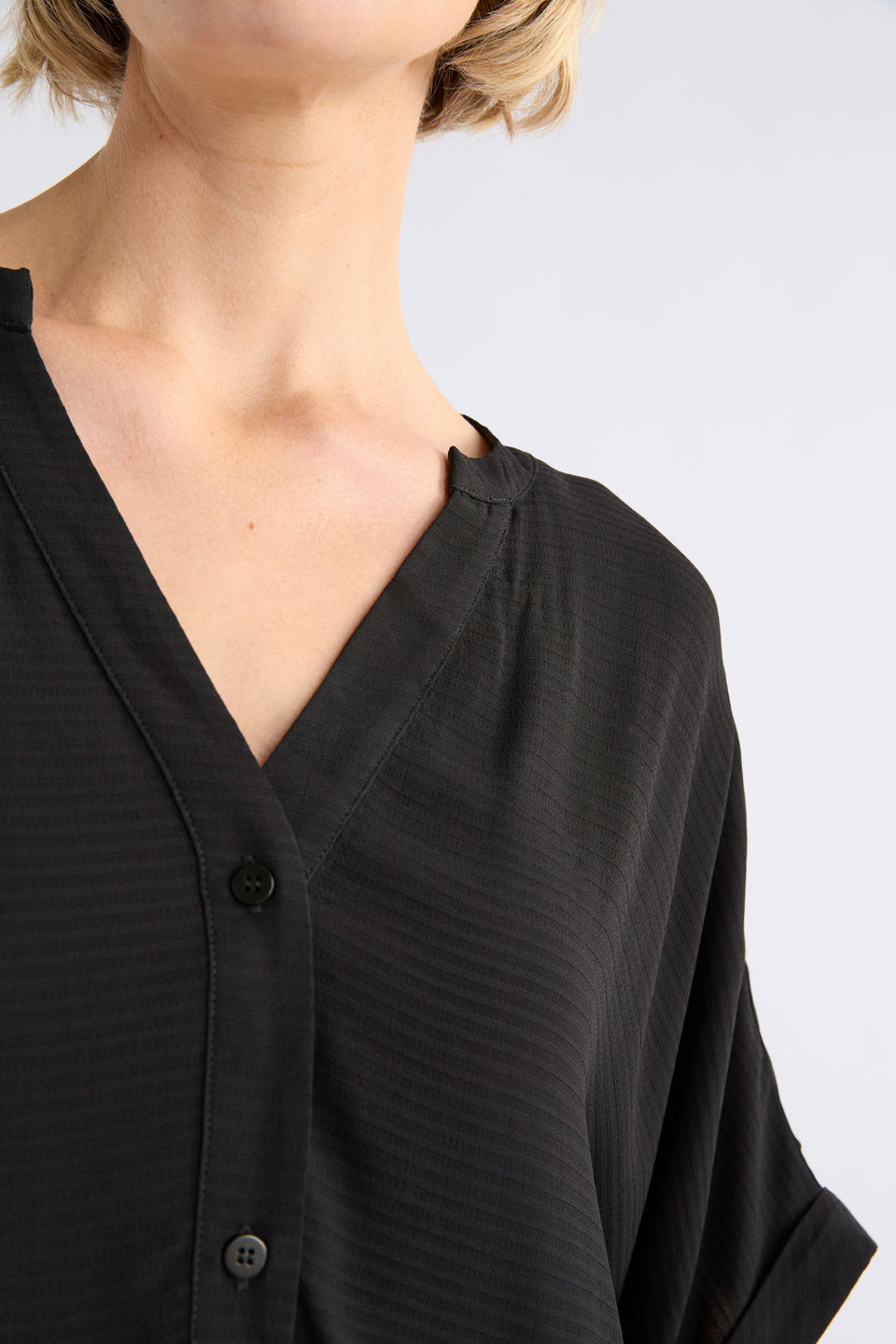 Omia Top on Model Close Up Neck | BLACK
