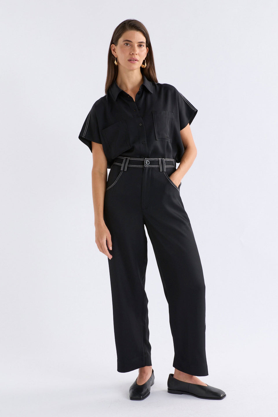 Hullu Mid Rise Contrast Top-Stitch Straight Leg Pant Model Front | BLACK