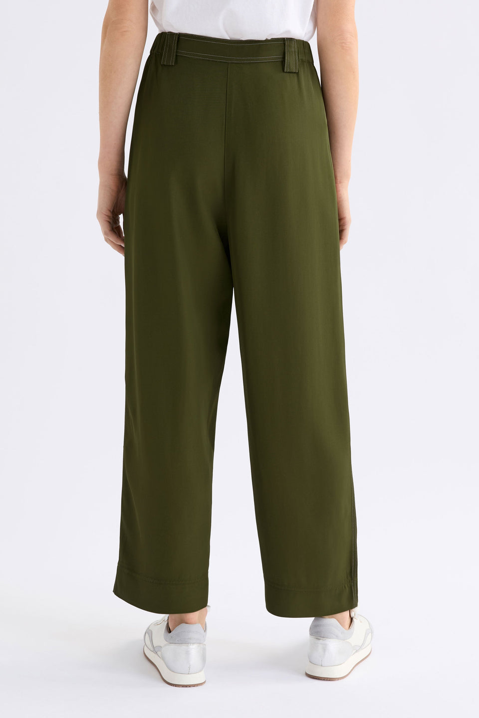 Hullu Mid Rise Contrast Top-Stitch Straight Leg Pant Model Back | BRIGHT OLIVE