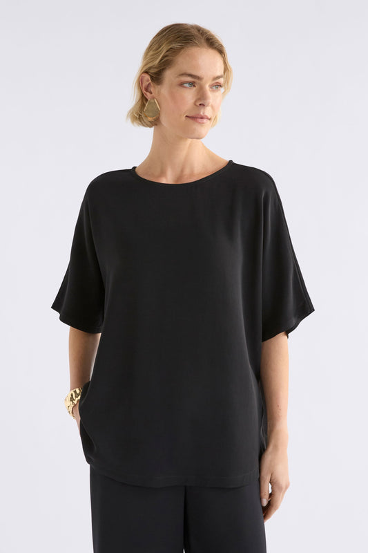 Miki Relaxed Curved Hem T-shirt Model Front | BLACK