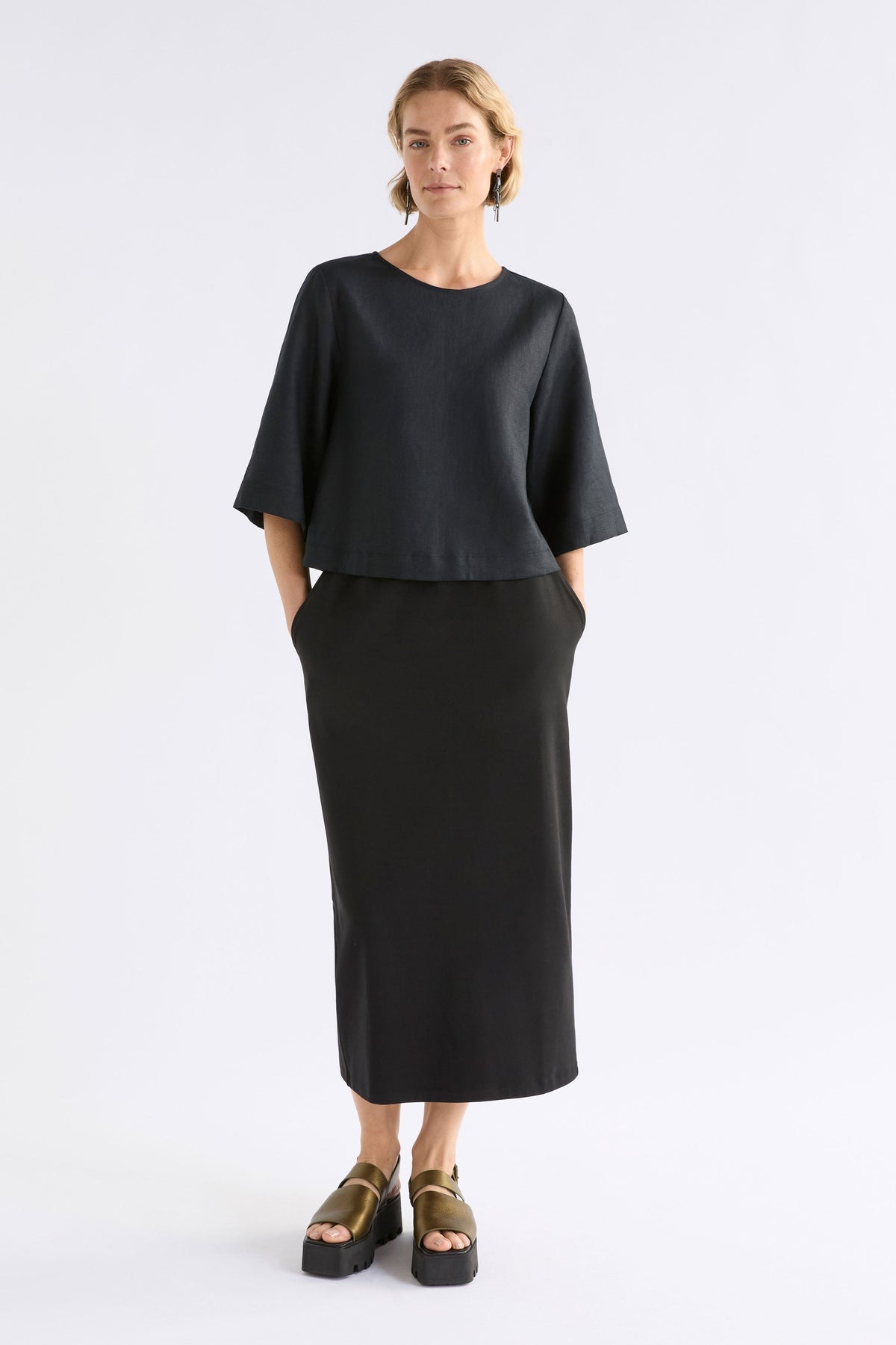 Llinen Boxy Elbow Length Sleeve Round Neck Linen Cropped Top Model Front Full body | BLACK