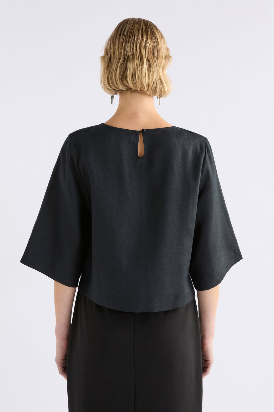 Llinen Boxy Elbow Length Sleeve Round Neck Linen Cropped Top Model Back | BLACK