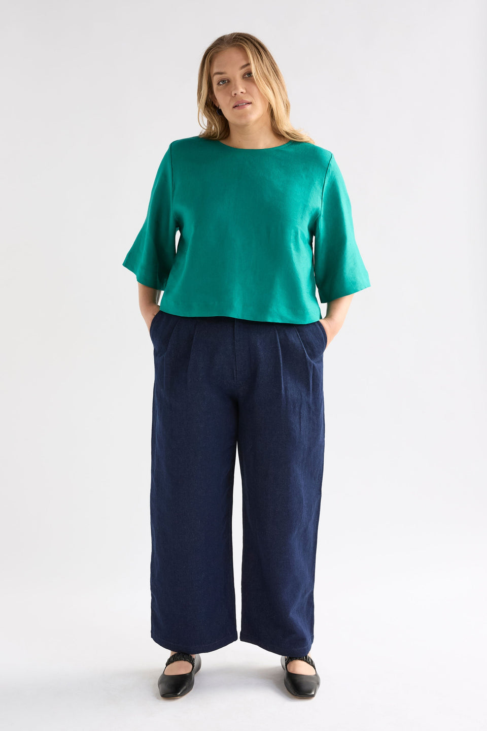 Llinen Boxy Elbow Length Sleeve Round Neck Linen Cropped Top Curve Model Front full body | BRIGHT TEAL