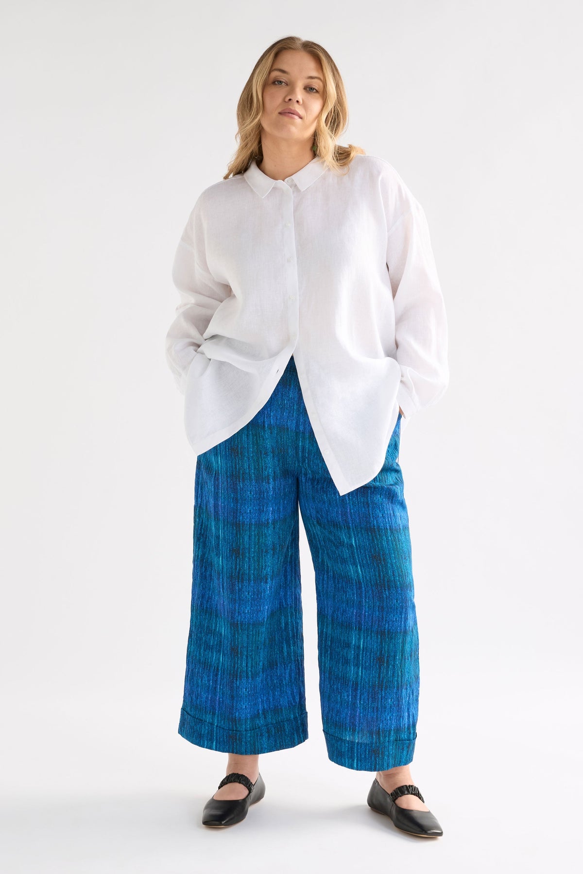 Vaalli Pant on Curve Model | MIKKO PRINT