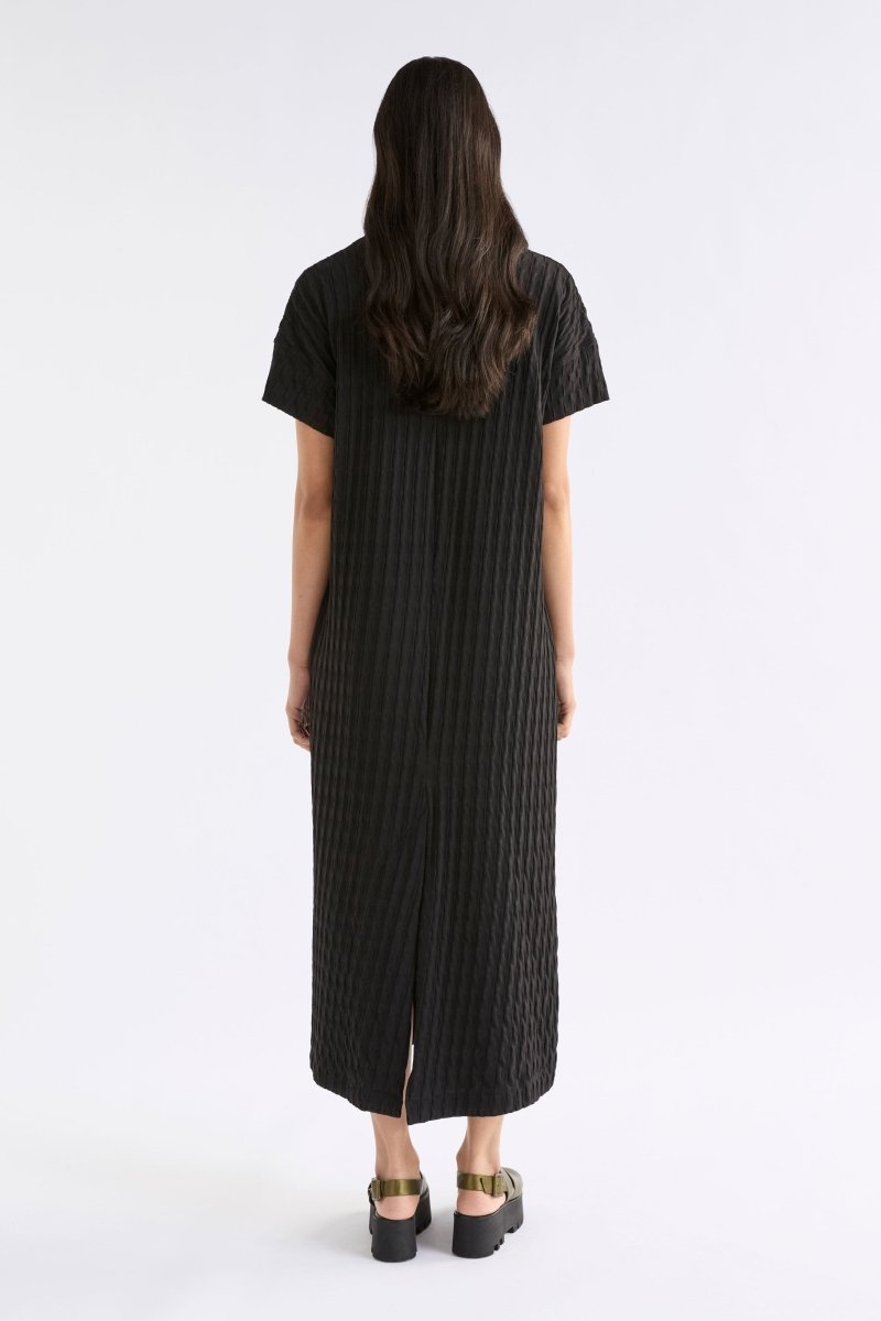 Orta Boxy Textured bubble Jersey Organic Cotton V-neck Long T-shirt Dress Model back | BLACK