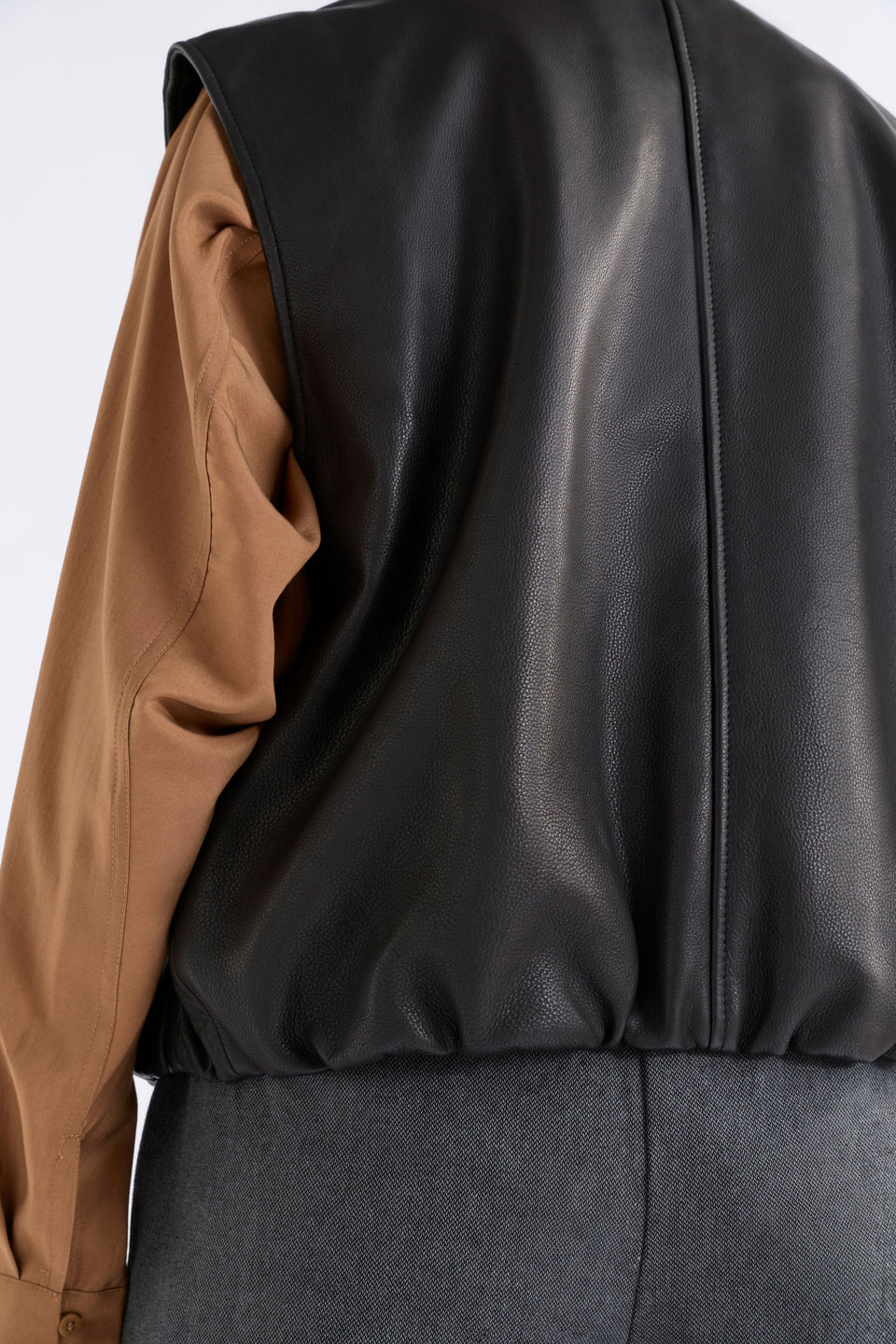 Striind Vest Jackets - ELK | BLACK