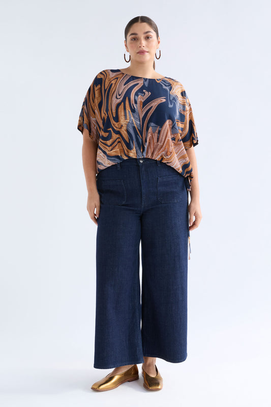 Sondern Flared Front Patch Pocket High Waisted Jean Model Front Full Body | RINSE WASH