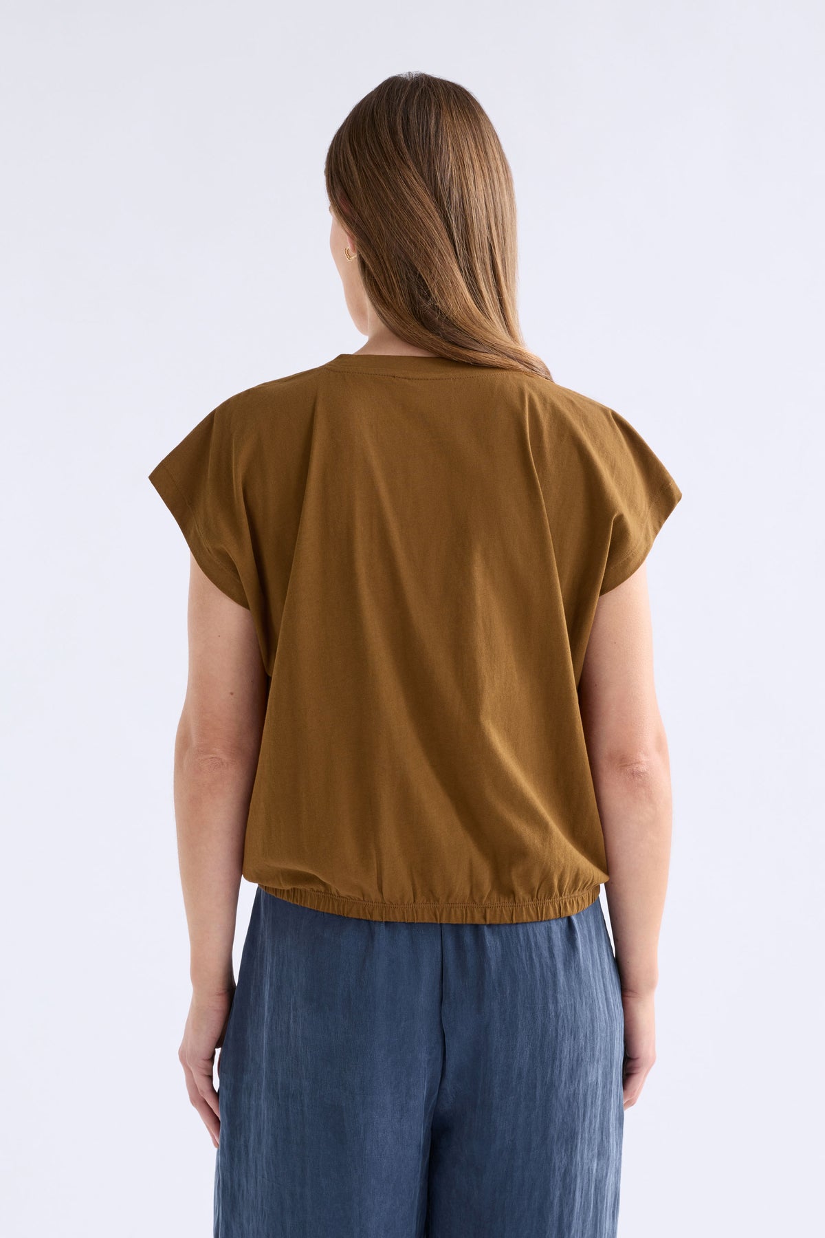 Kruis Tee Shiraz Tops - ELK | DARK TOFFEE