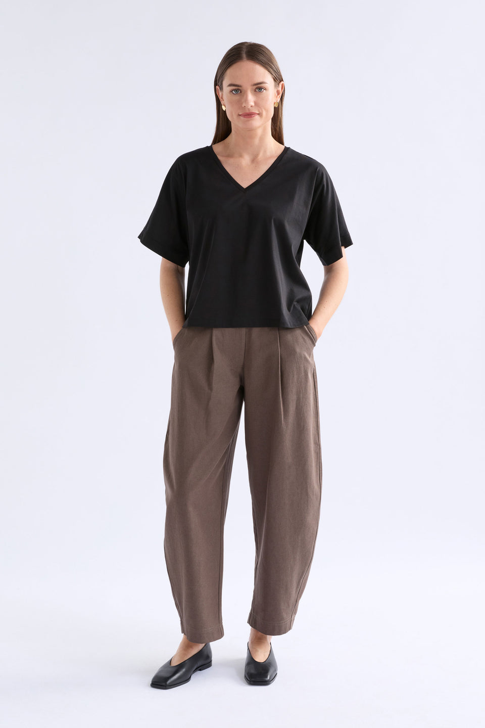 Alda V-Neck T-Shirt ELK | BLACK
