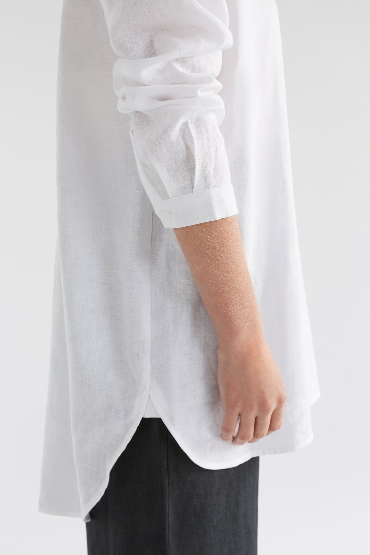 Yenna French Linen Shirt Model detail  | WHITE