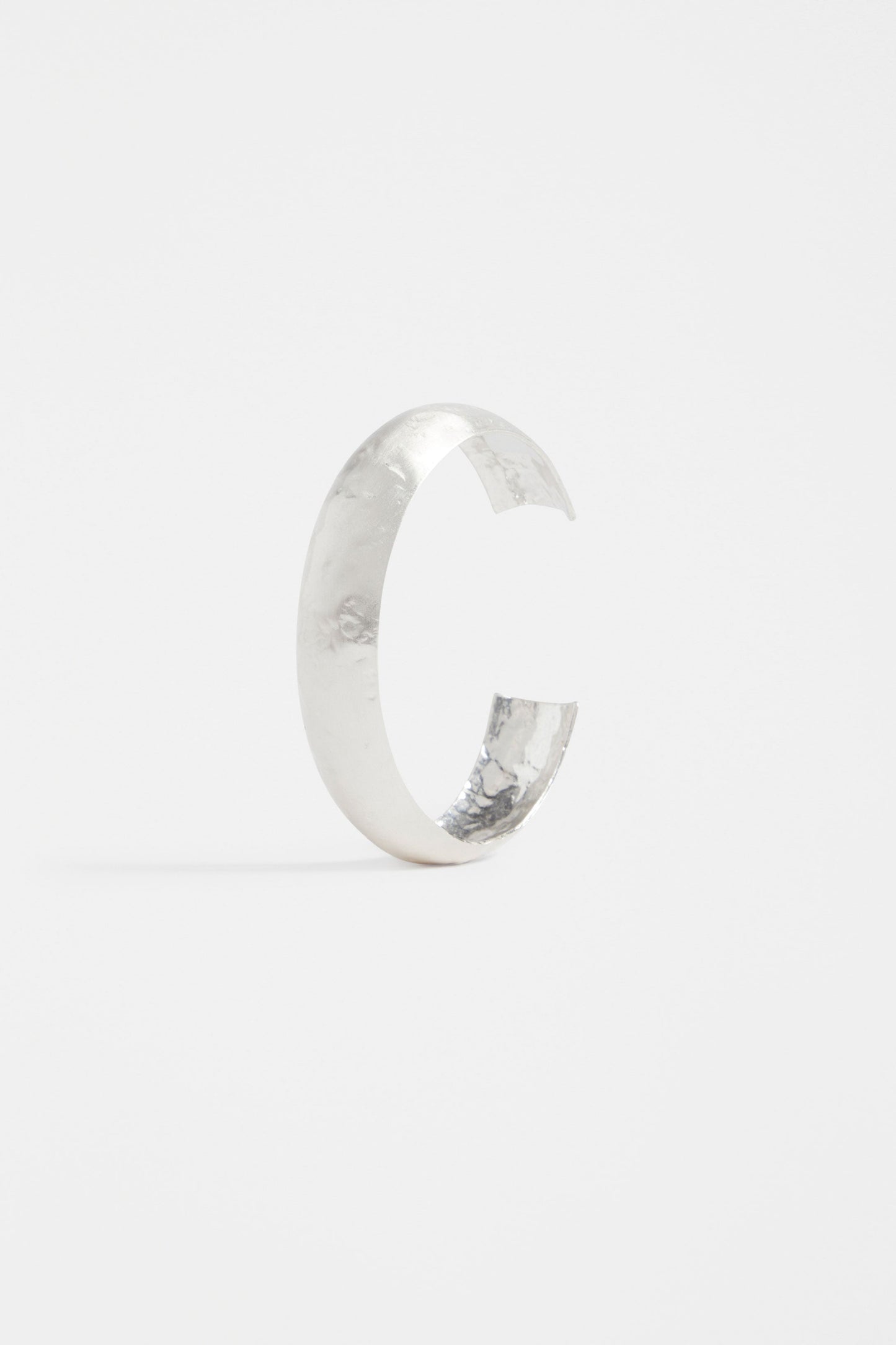 Gild Hammered Texture Thin Cuff Bangle | SILVER