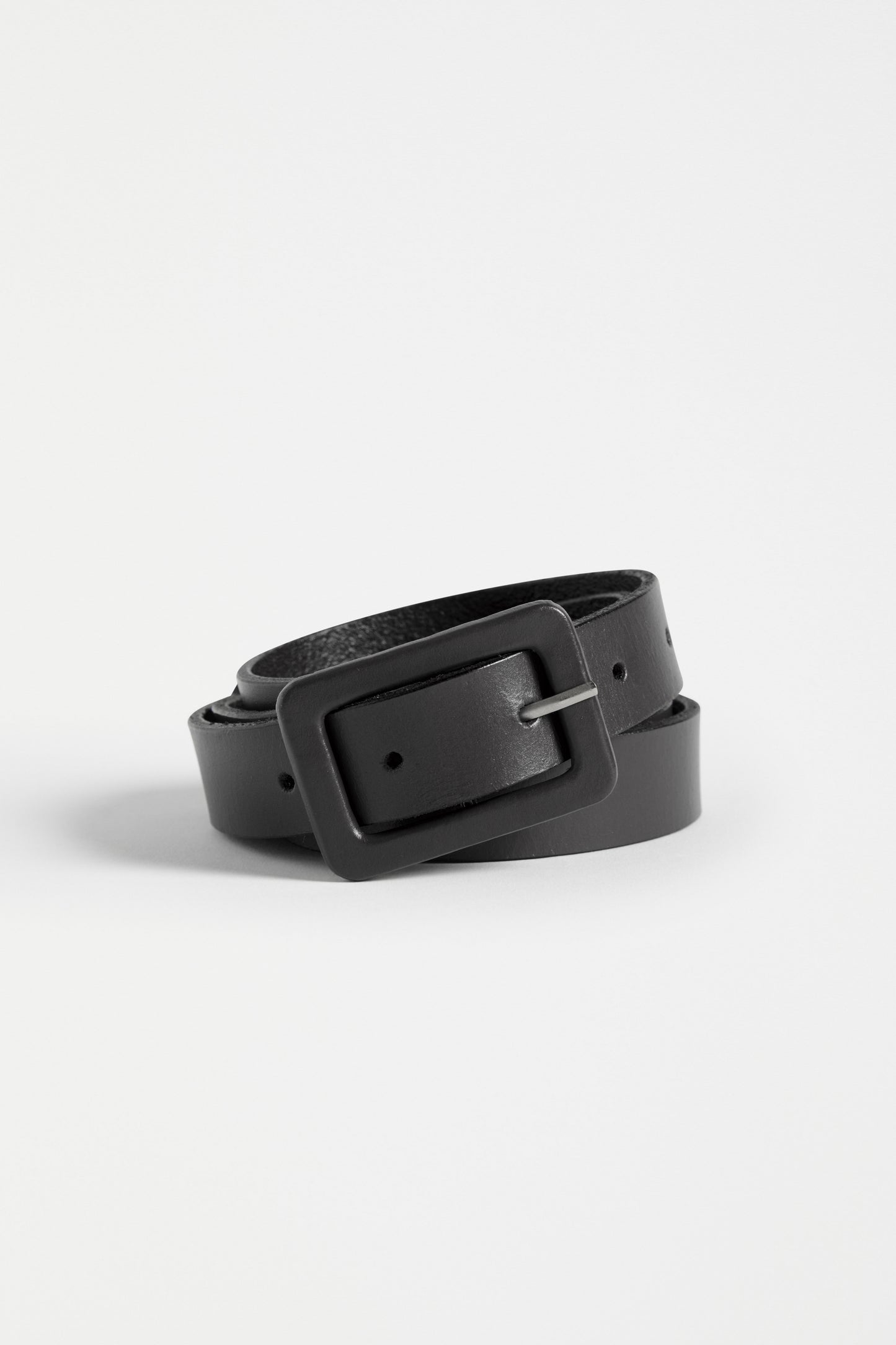 Metti Leather Slim Belt product | BLACK