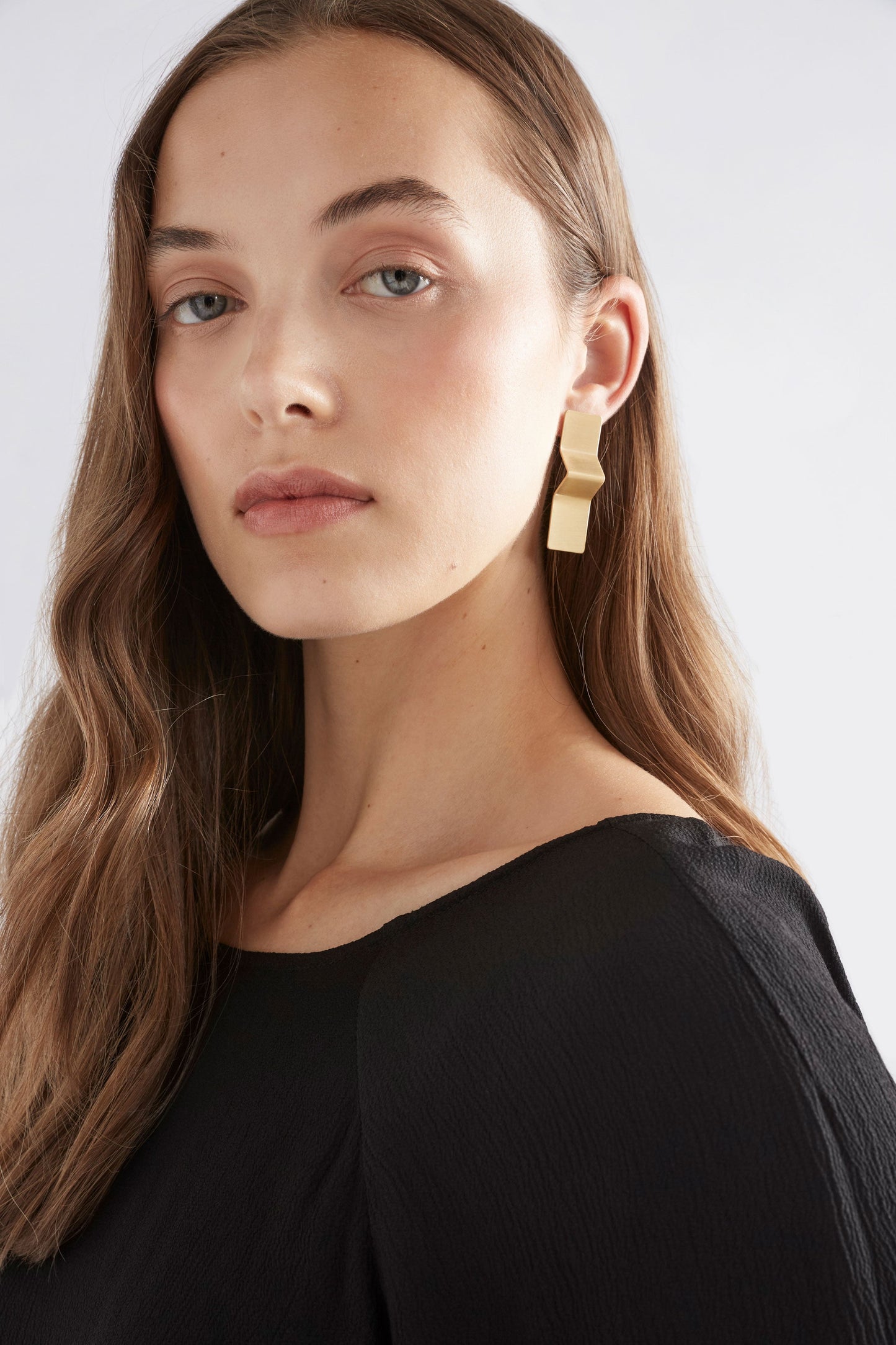 Saha Sculptural Metal Sheet Drop Earring model 3 | GOLD