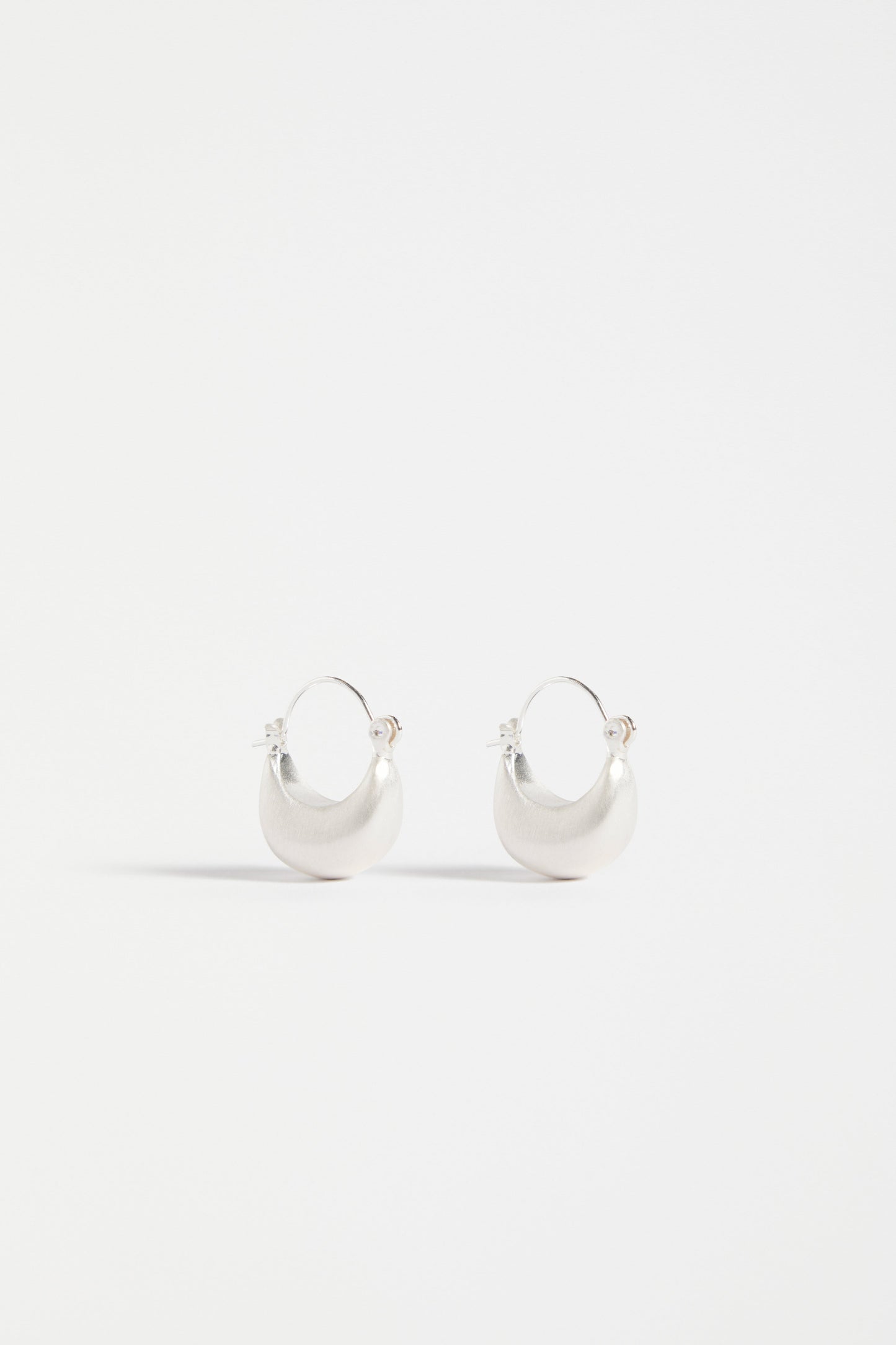 Ellik Short Hoop Crescent Earring | SILVER