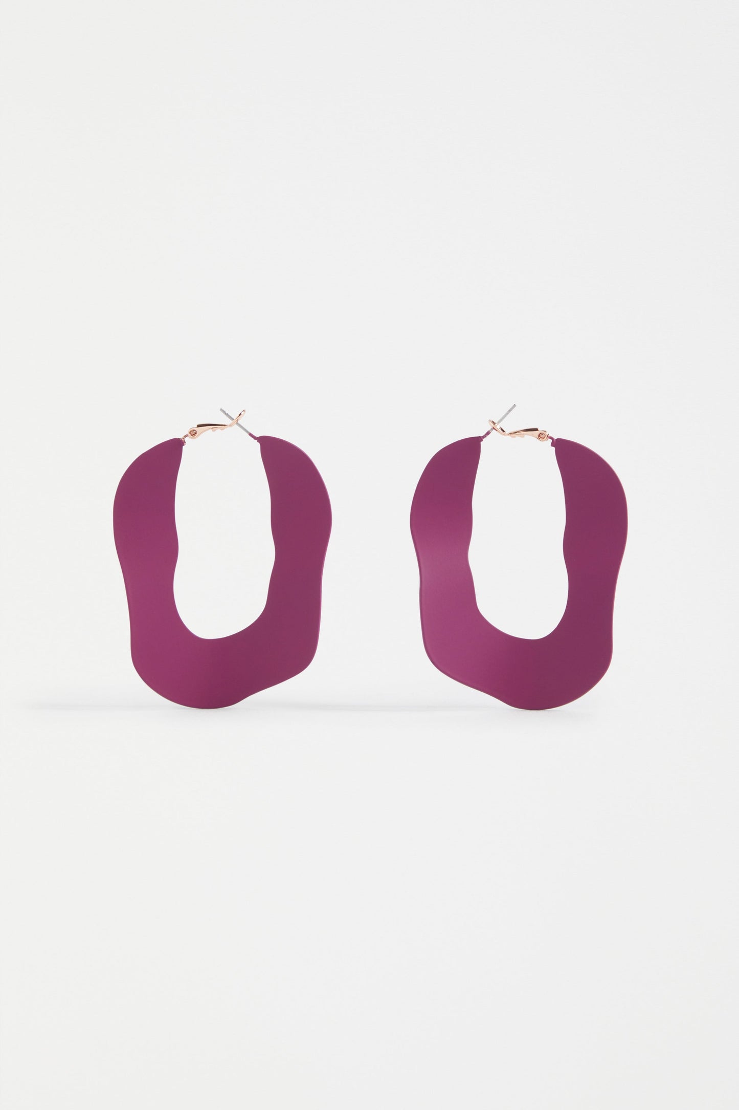 Yara Coloured Rubberised Organic Shaped Hoop Earring | MULBERRY