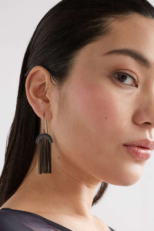 Kade Fine Chain Tassel Hook Drop Earring Model | BLACK