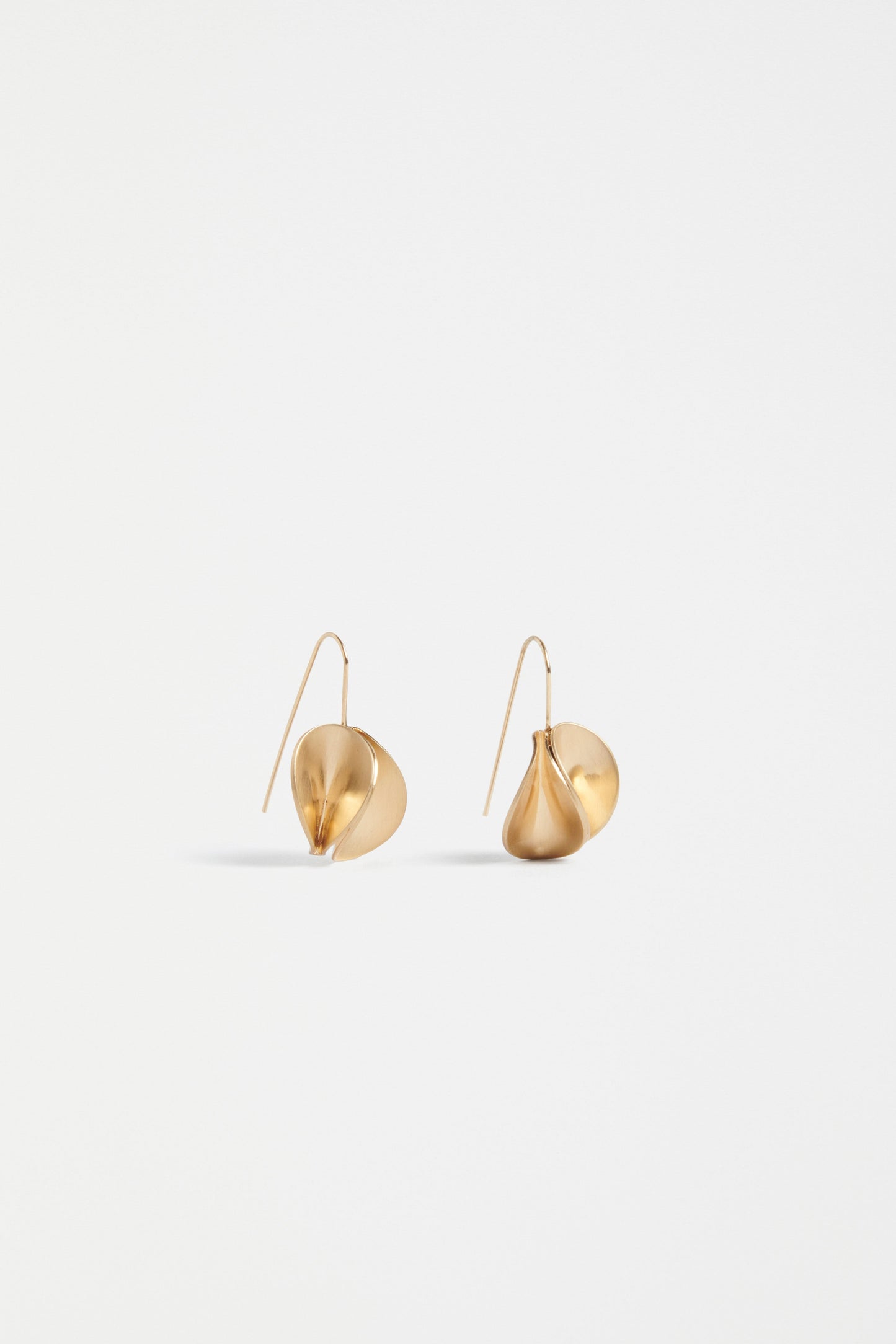 Siita Sculptural Small Drop Earring | GOLD